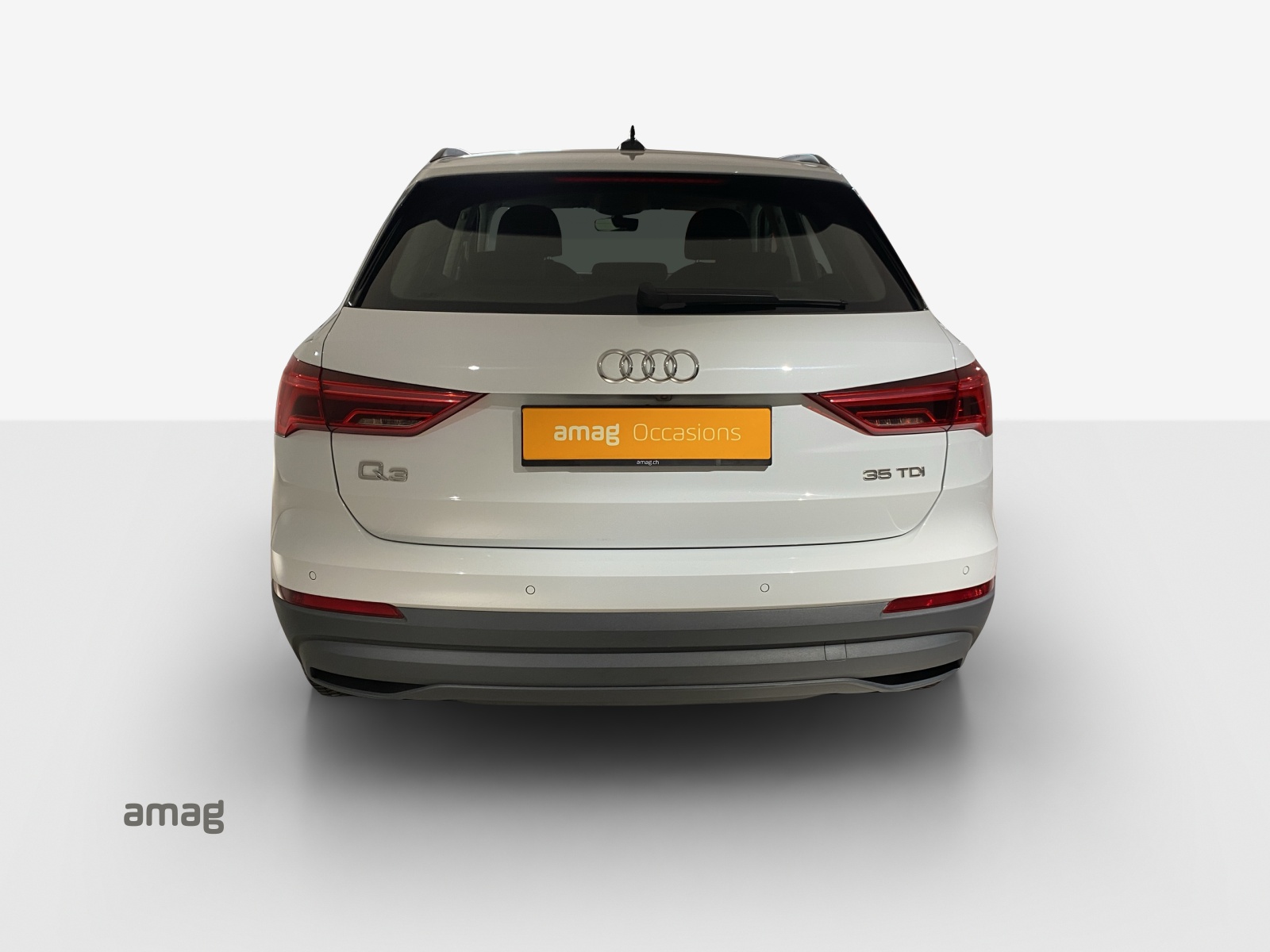 AUDI Q3 35 TDI quattro S-tronic-image-3