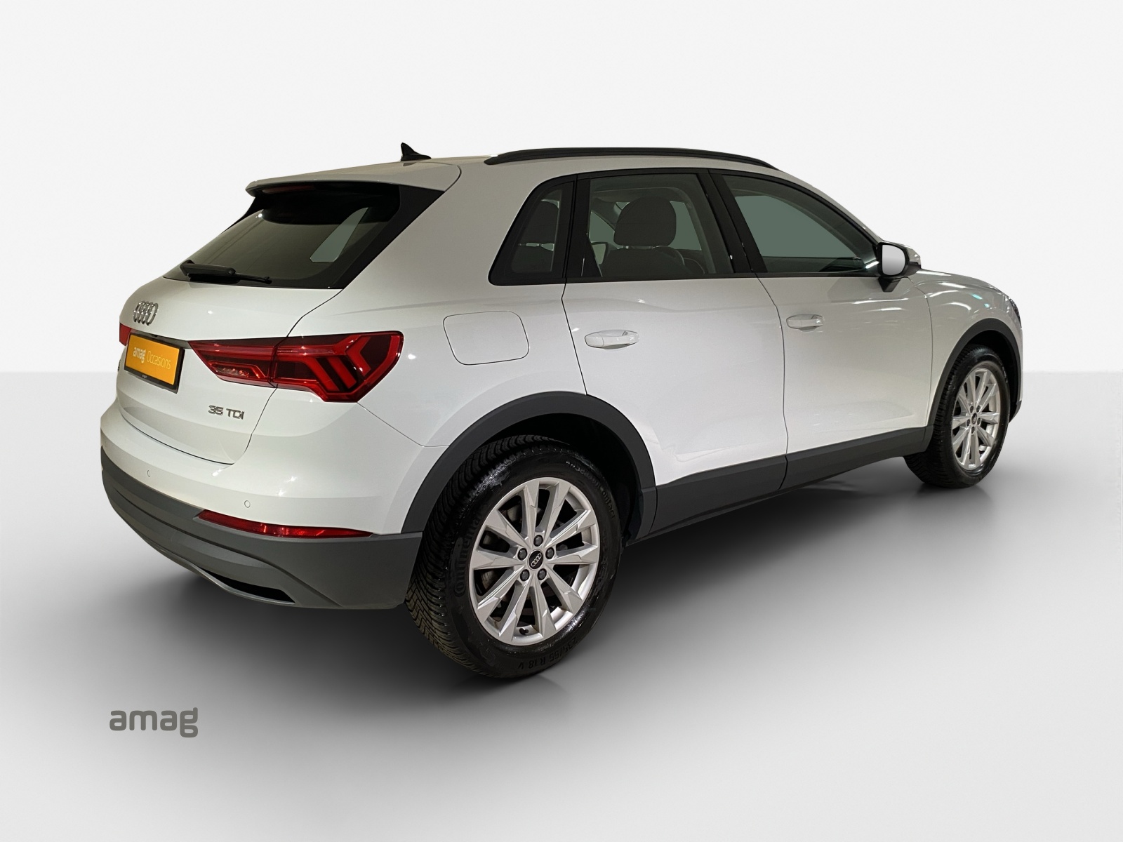 AUDI Q3 35 TDI quattro S-tronic-image-4