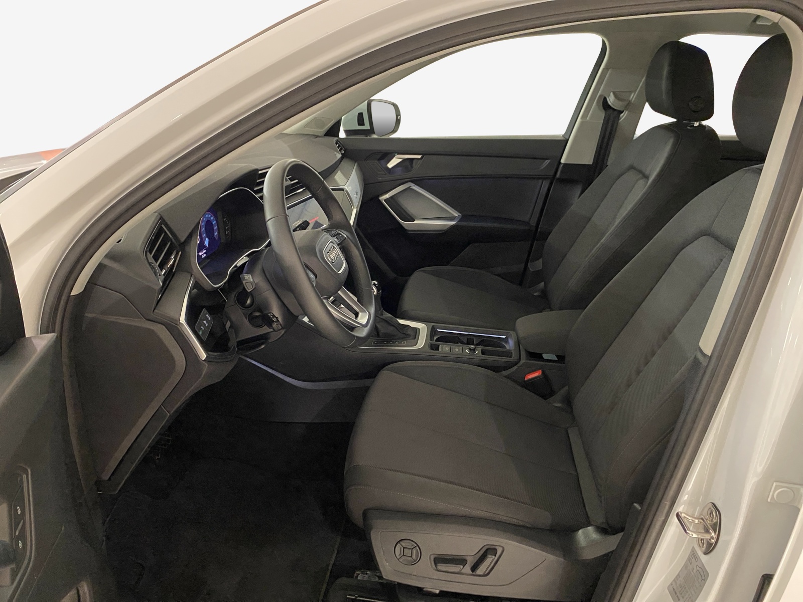 AUDI Q3 35 TDI quattro S-tronic-image-7