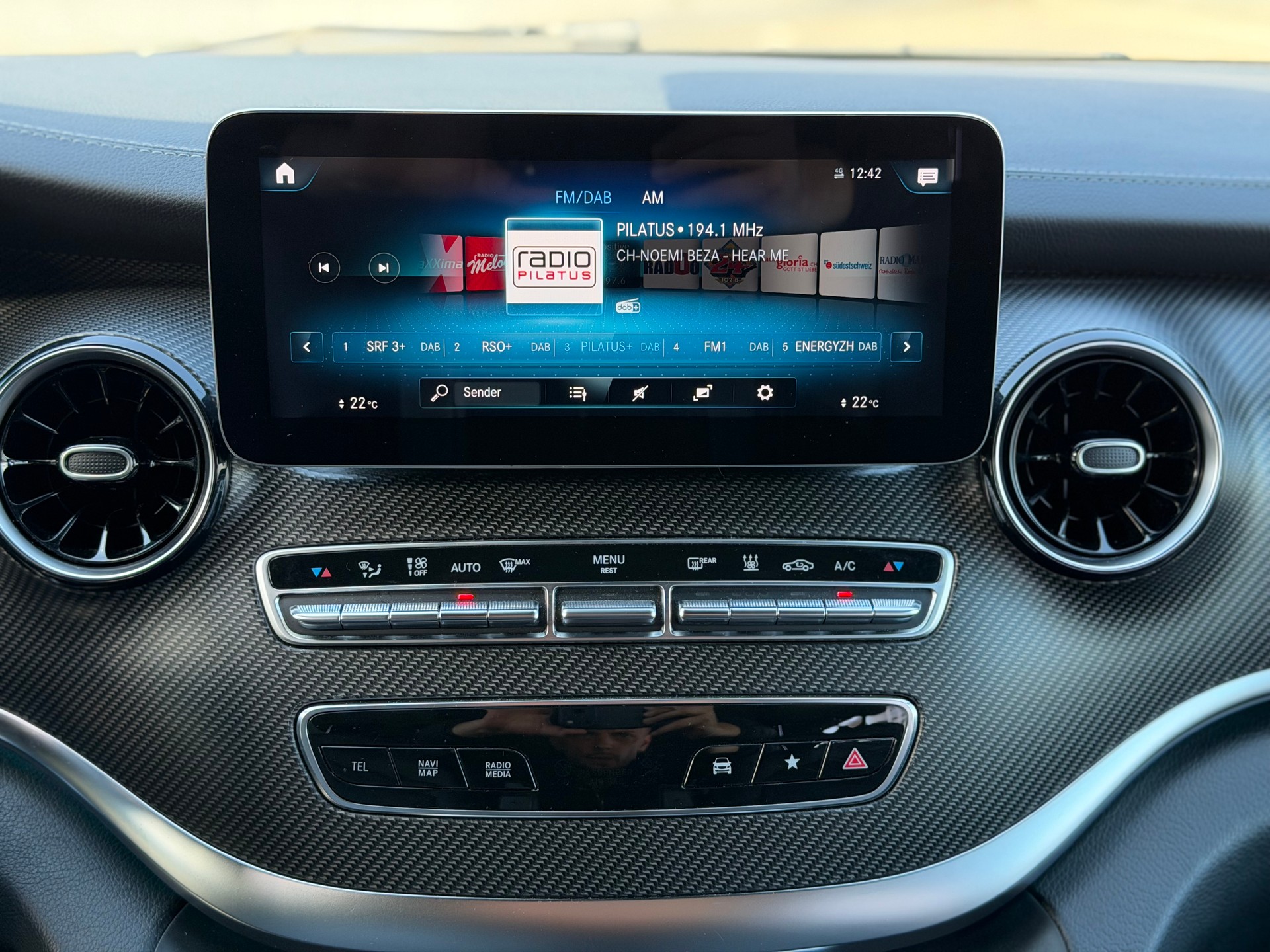 MERCEDES-BENZ V 300 d lang Swiss Edition 4Matic 9G-Tronic-image-23