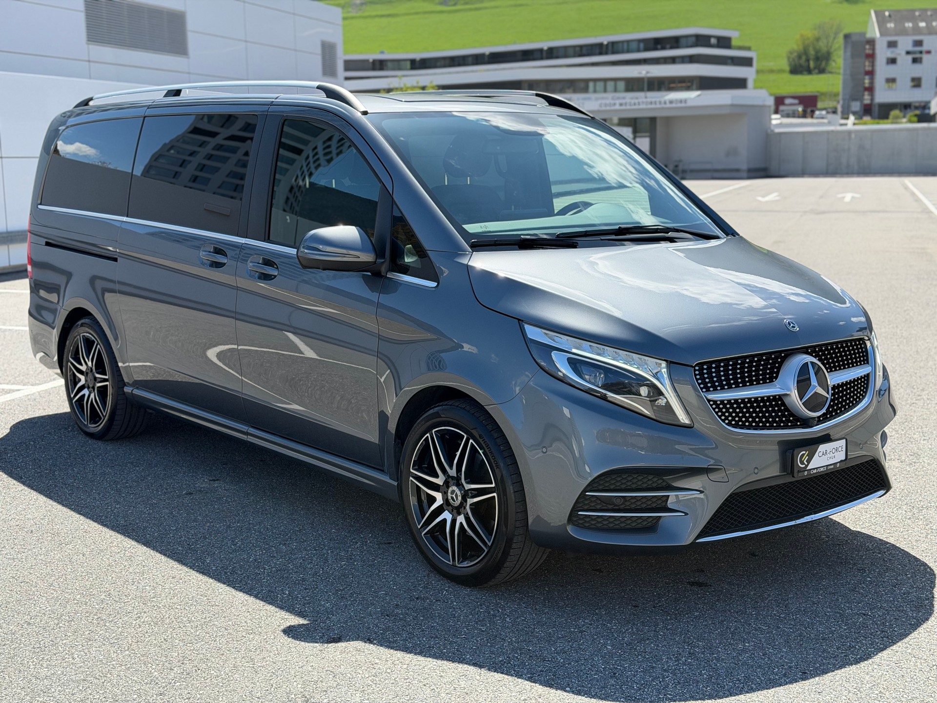 MERCEDES-BENZ V 300 d lang Swiss Edition 4Matic 9G-Tronic-image-7