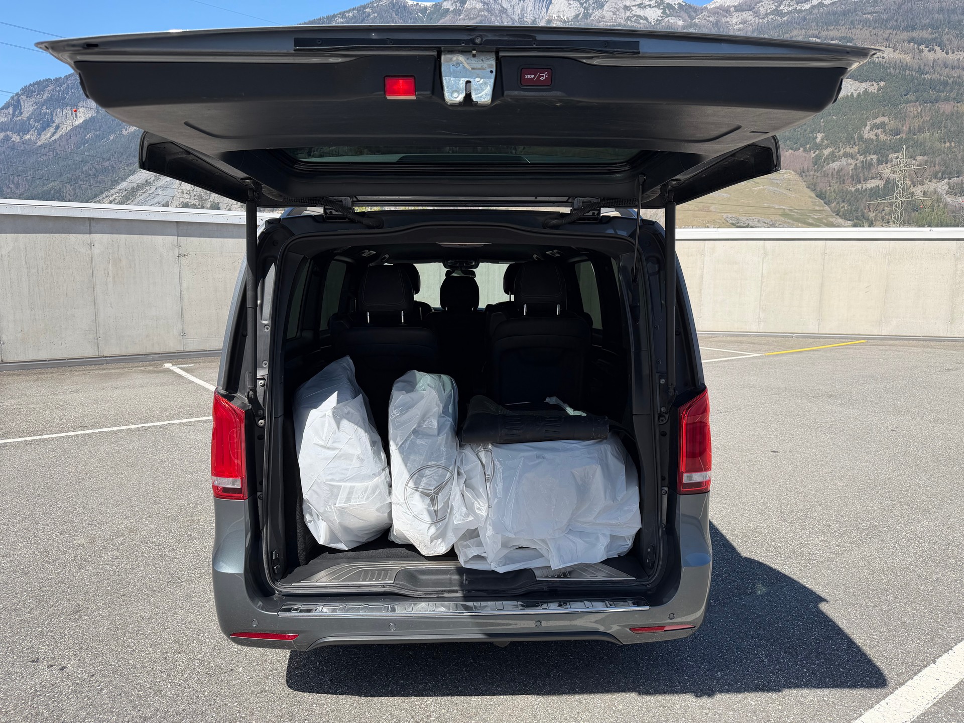 MERCEDES-BENZ V 300 d lang Swiss Edition 4Matic 9G-Tronic-image-17