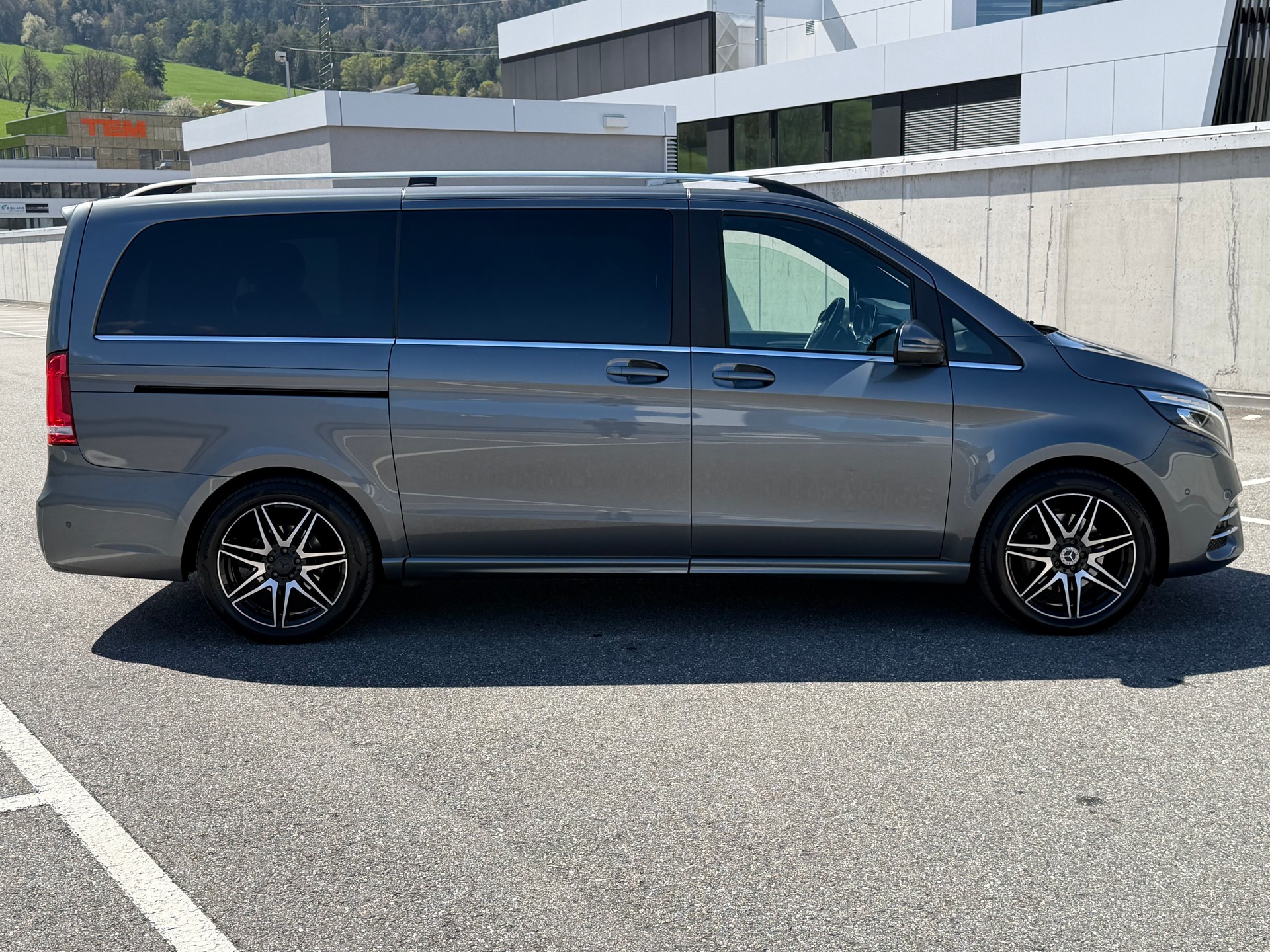 MERCEDES-BENZ V 300 d lang Swiss Edition 4Matic 9G-Tronic-image-6