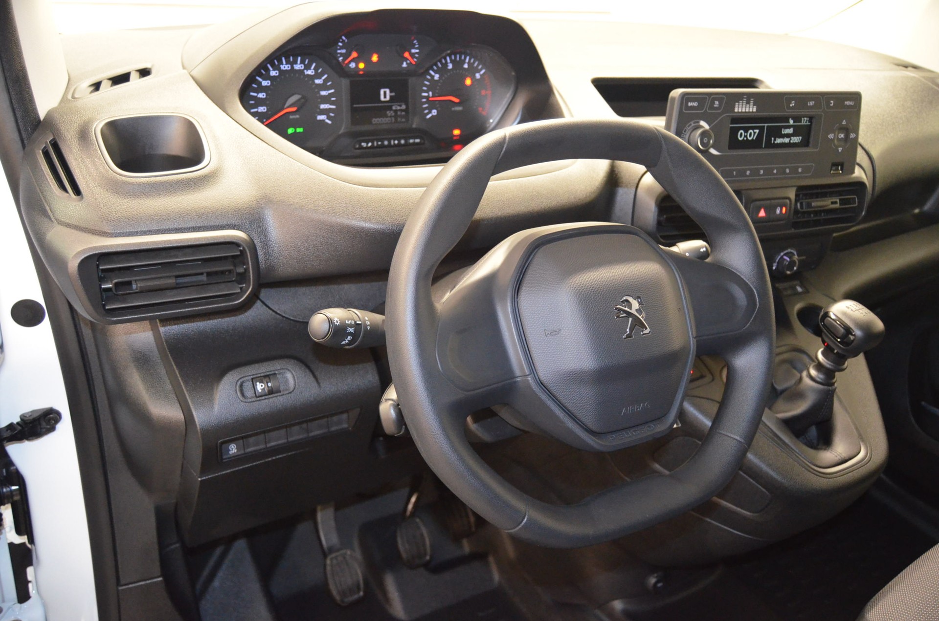 PEUGEOT Partner 1.5 HDi Premium-image-8