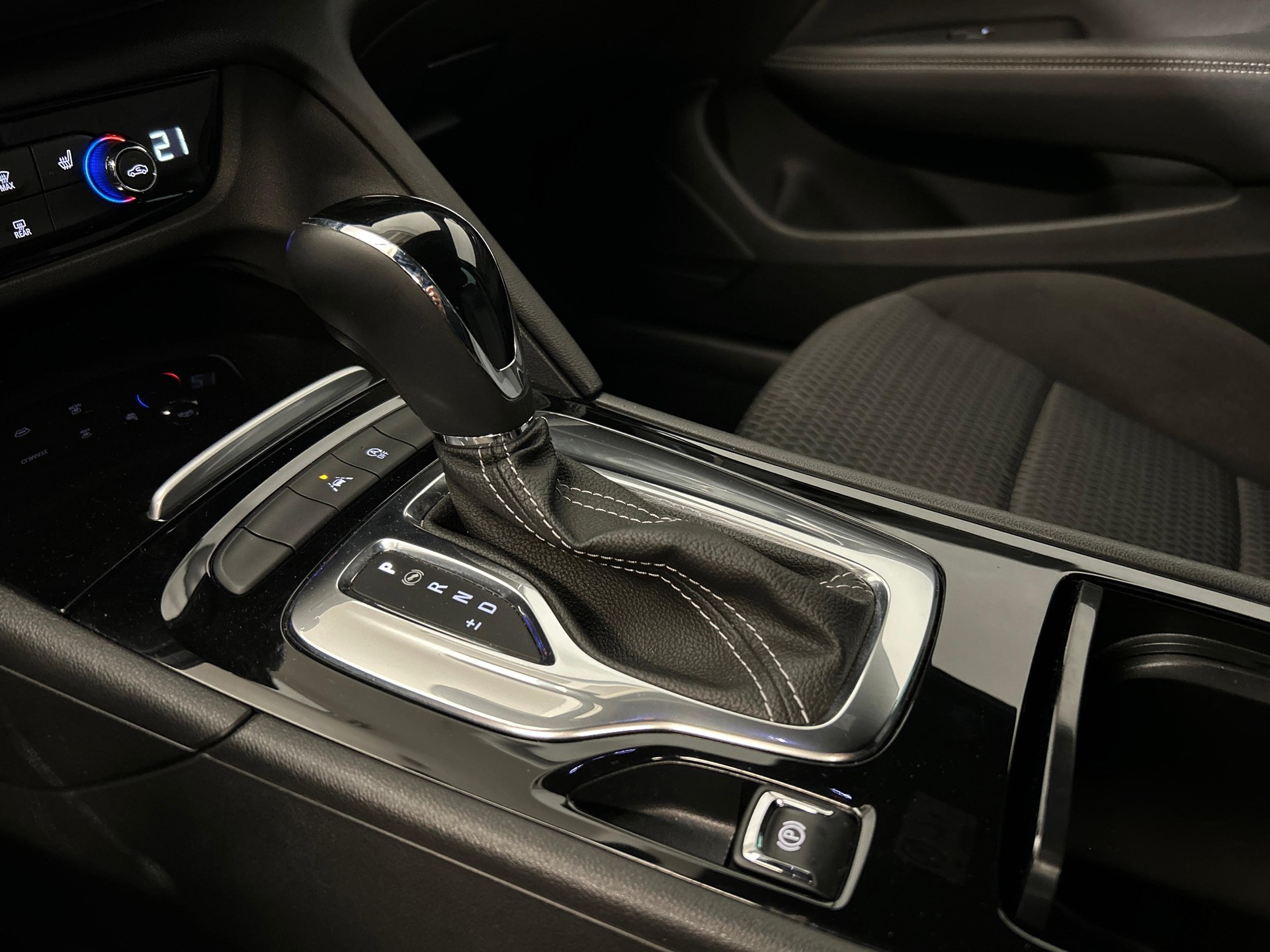 OPEL Insignia Sports Tourer 2.0 T Business-image-13