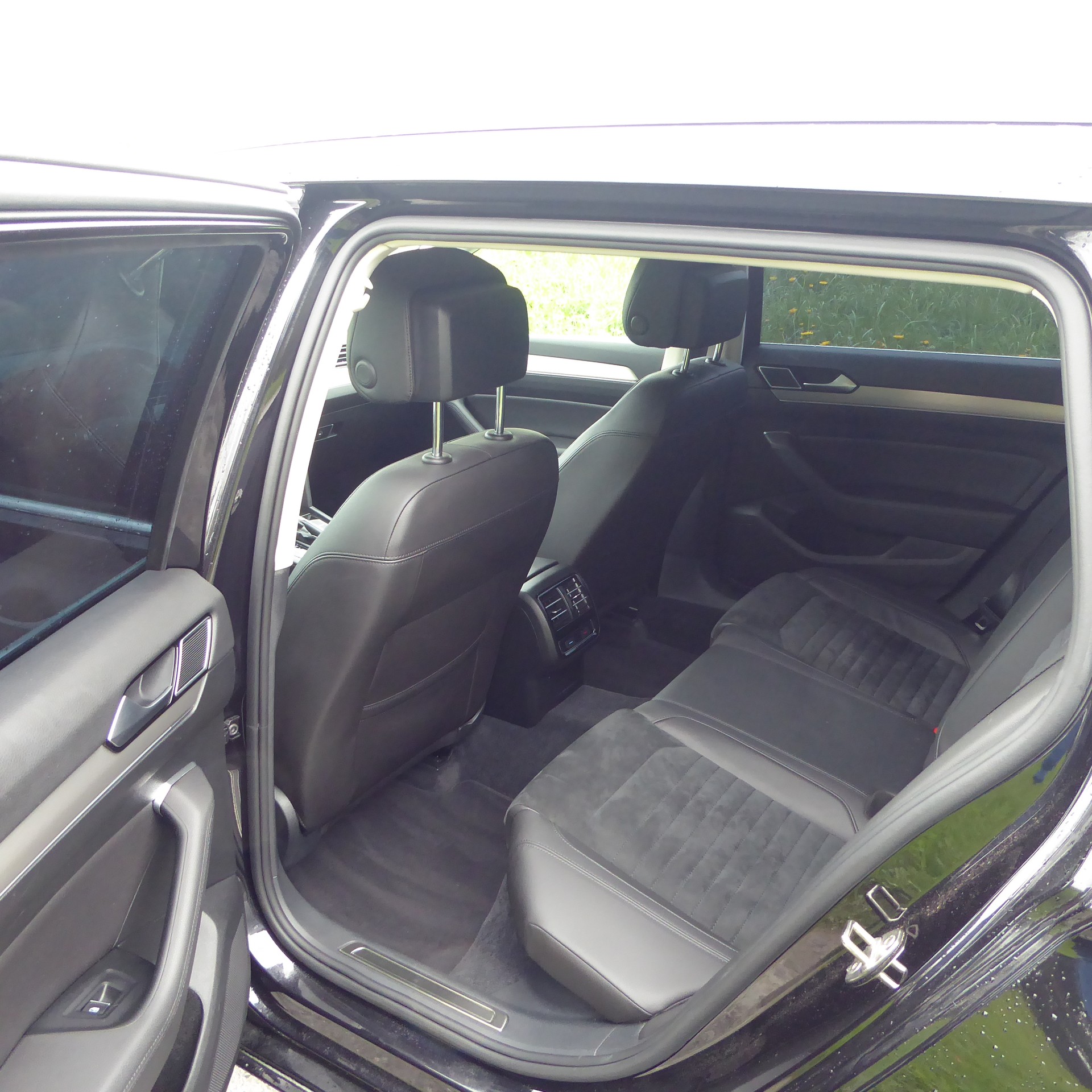 VW Passat Variant 2.0 TDI BMT High. DSG 4Motion-image-6