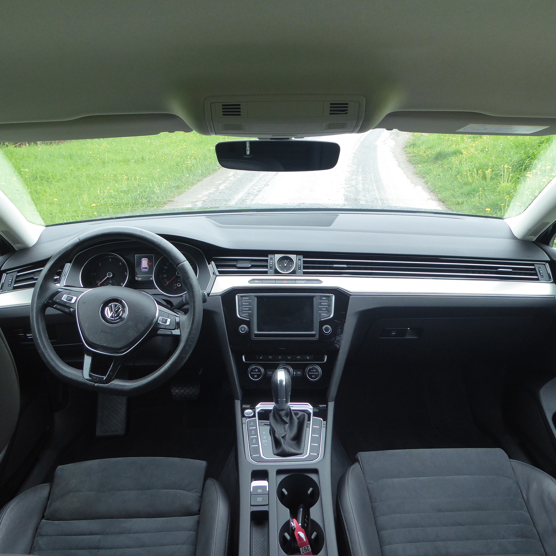 VW Passat Variant 2.0 TDI BMT High. DSG 4Motion-image-4