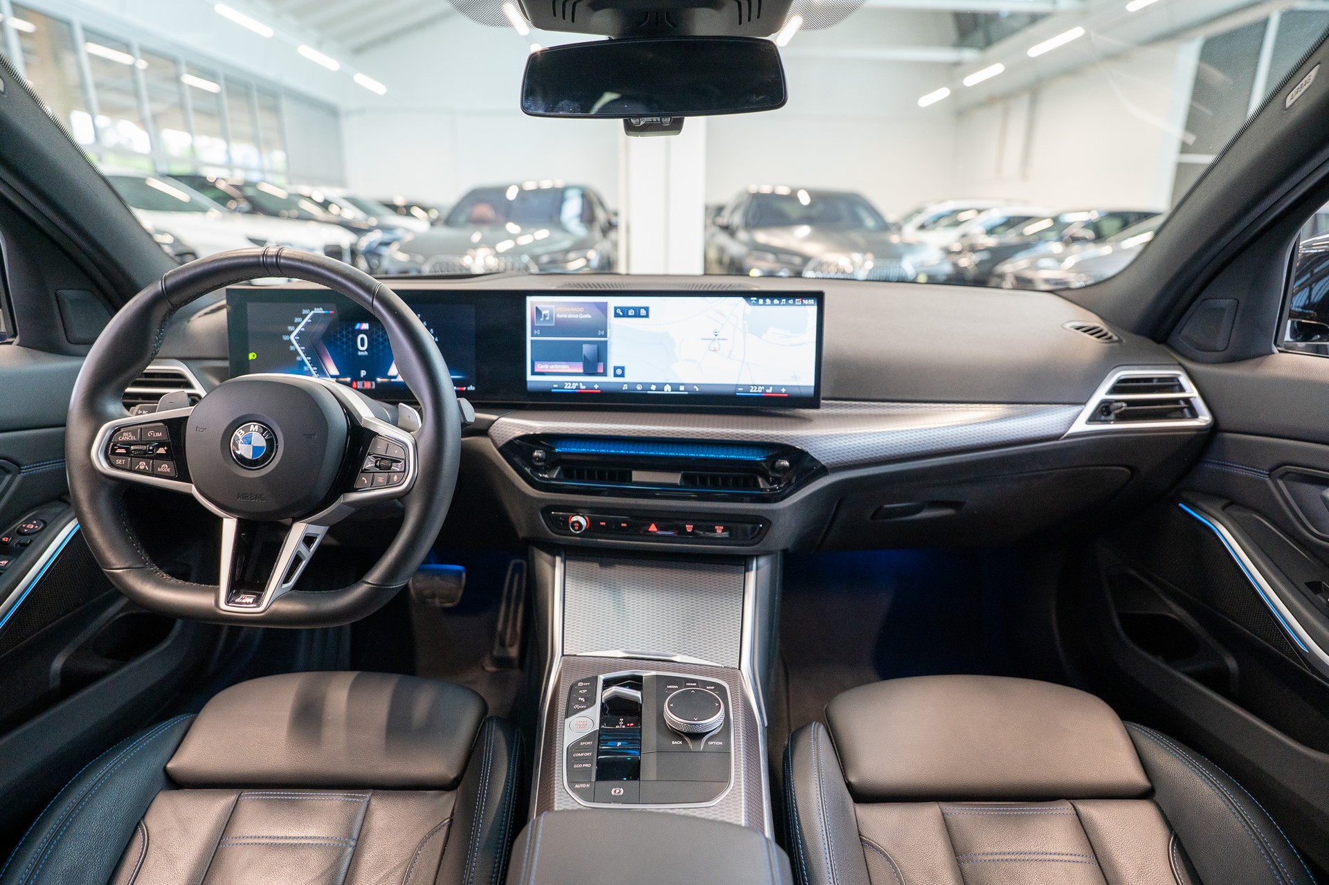 BMW 330i xDrive M Sport SAG / LCI / 360°Kamera / HeadUp / Glasdach-image-16