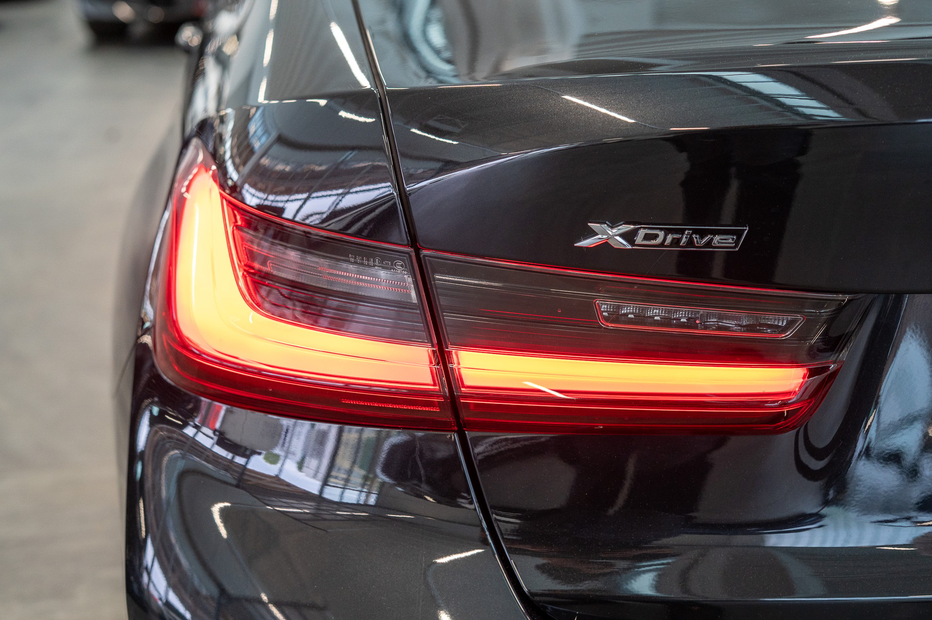 BMW 330i xDrive M Sport SAG / LCI / 360°Kamera / HeadUp / Glasdach-image-5