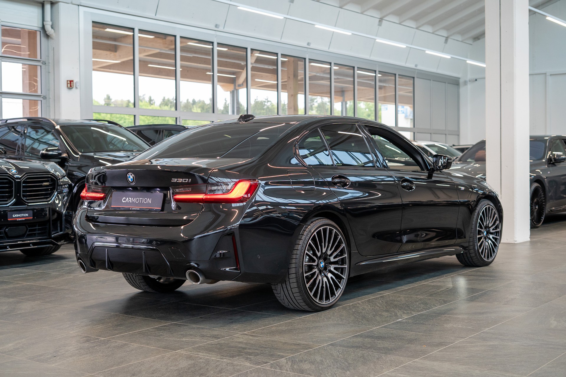 BMW 330i xDrive M Sport SAG / LCI / 360°Kamera / HeadUp / Glasdach-image-3