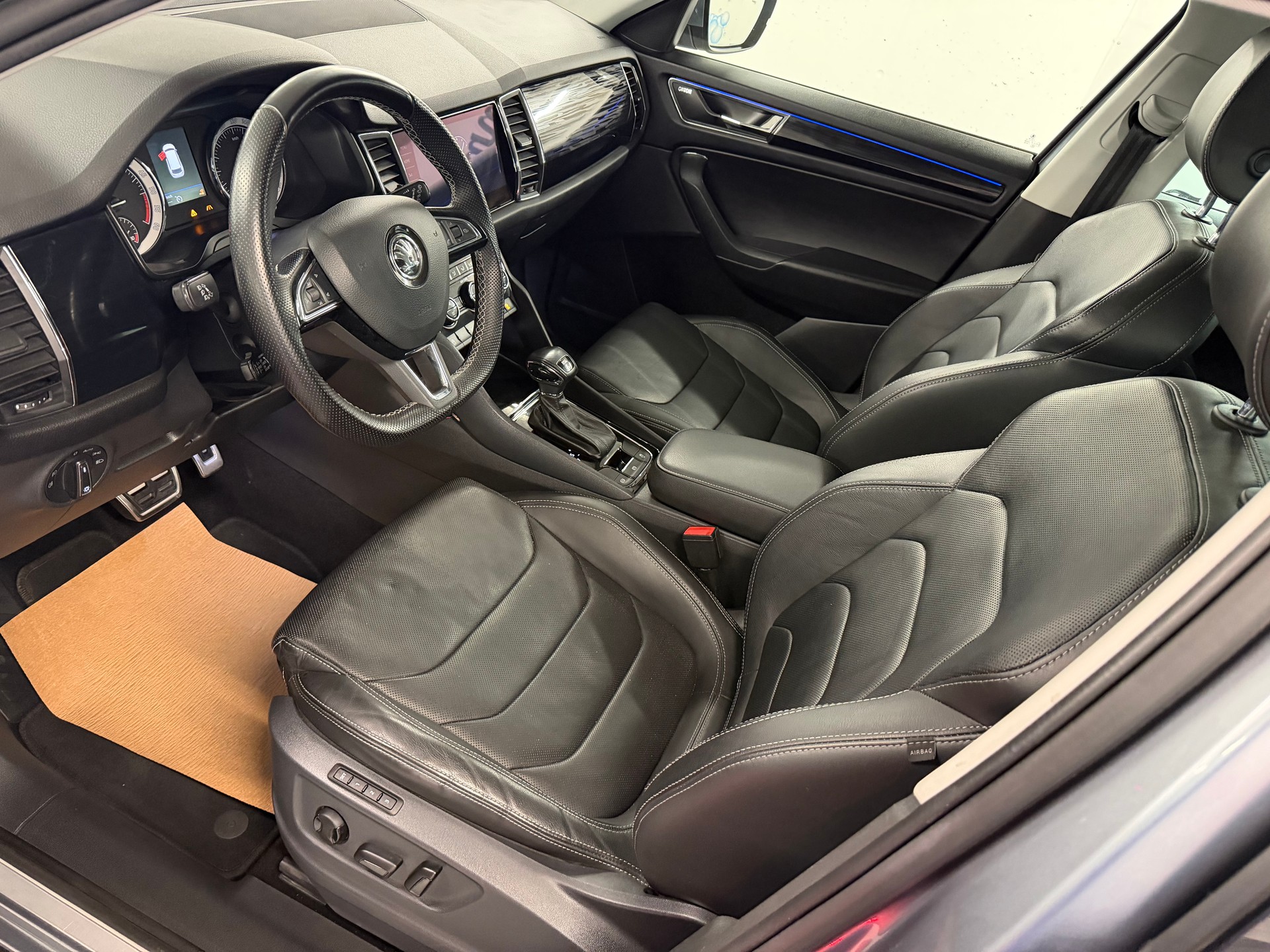 SKODA Kodiaq 2.0 TDI 4x4 DSG-image-8