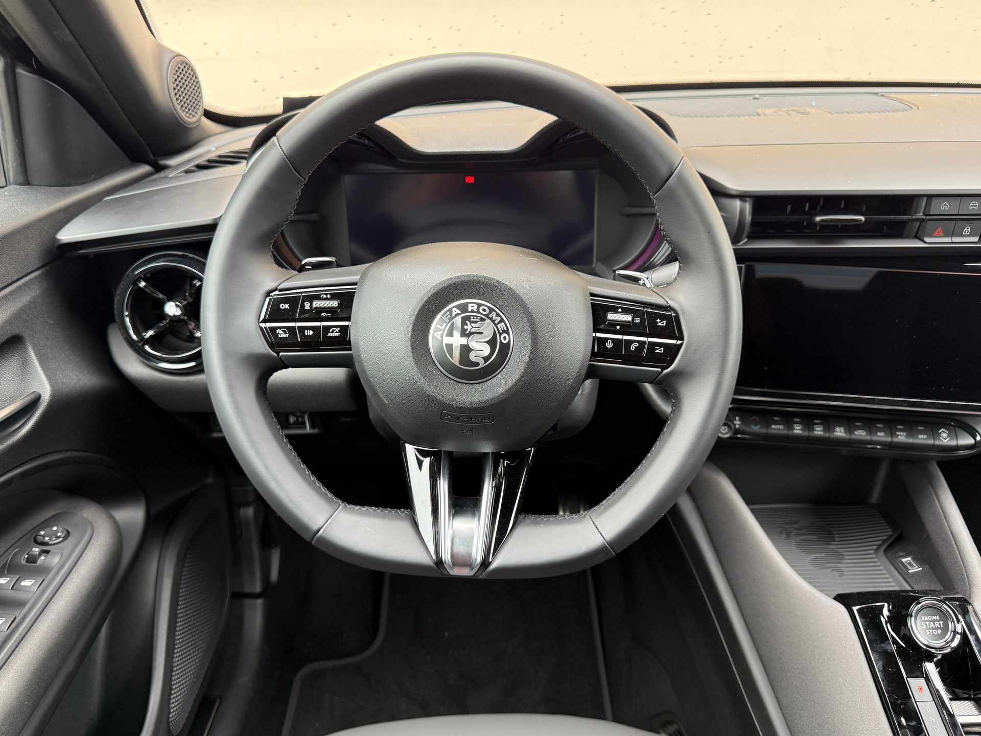 ALFA ROMEO Junior 1.2 48V Hybrid Speciale Tech-image-8