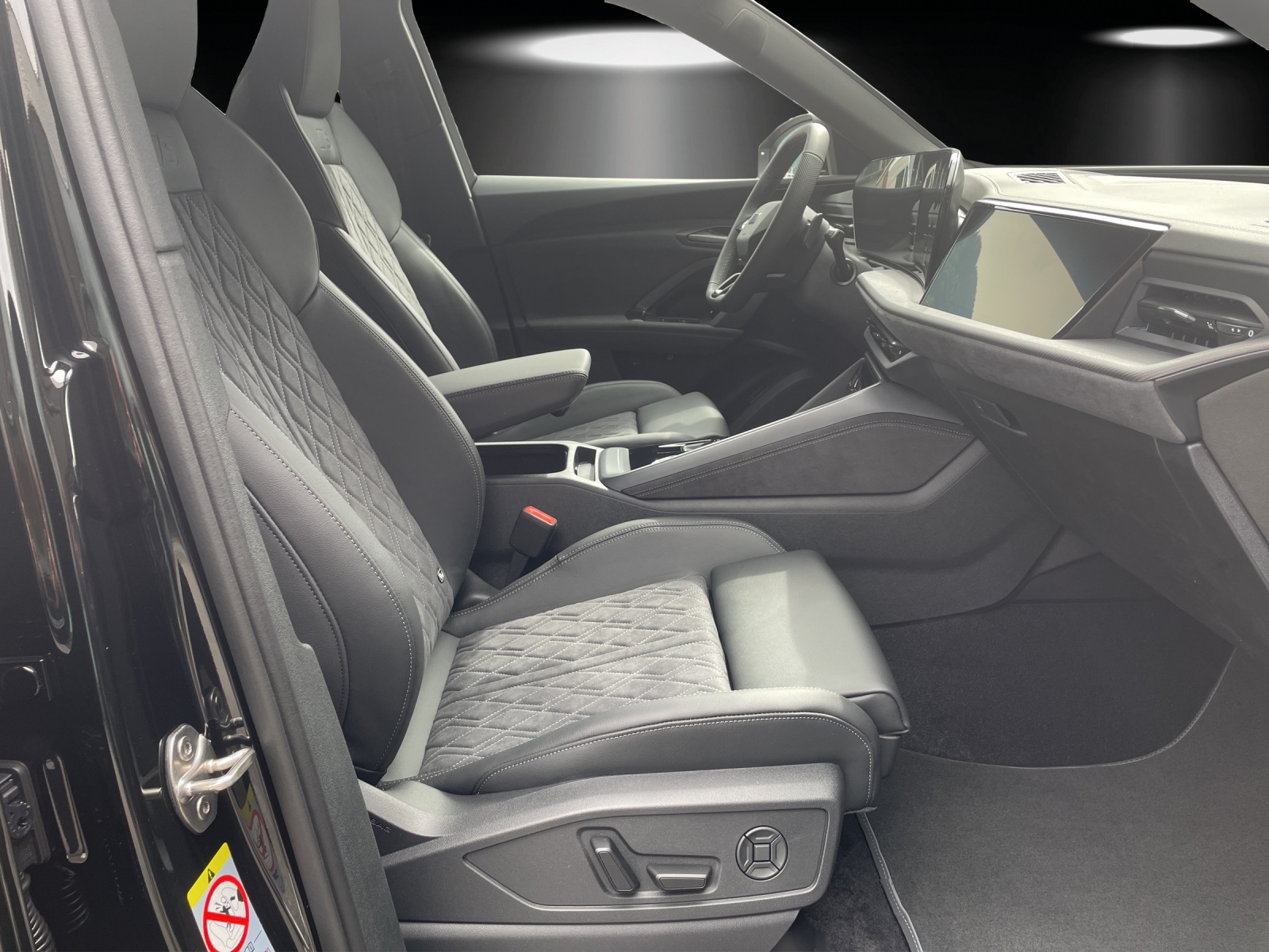 AUDI SQ5 TFSI quattro S-tronic-image-8