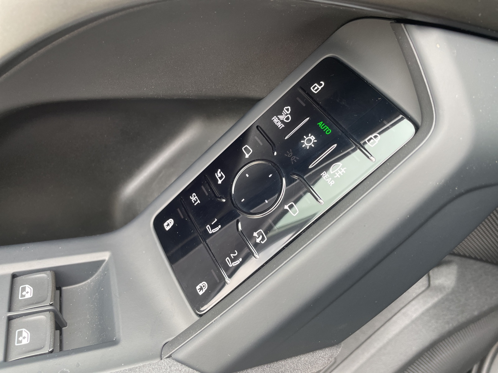 AUDI SQ5 TFSI quattro S-tronic-image-14