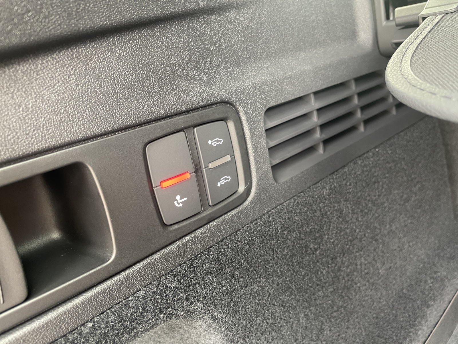AUDI SQ5 TFSI quattro S-tronic-image-16