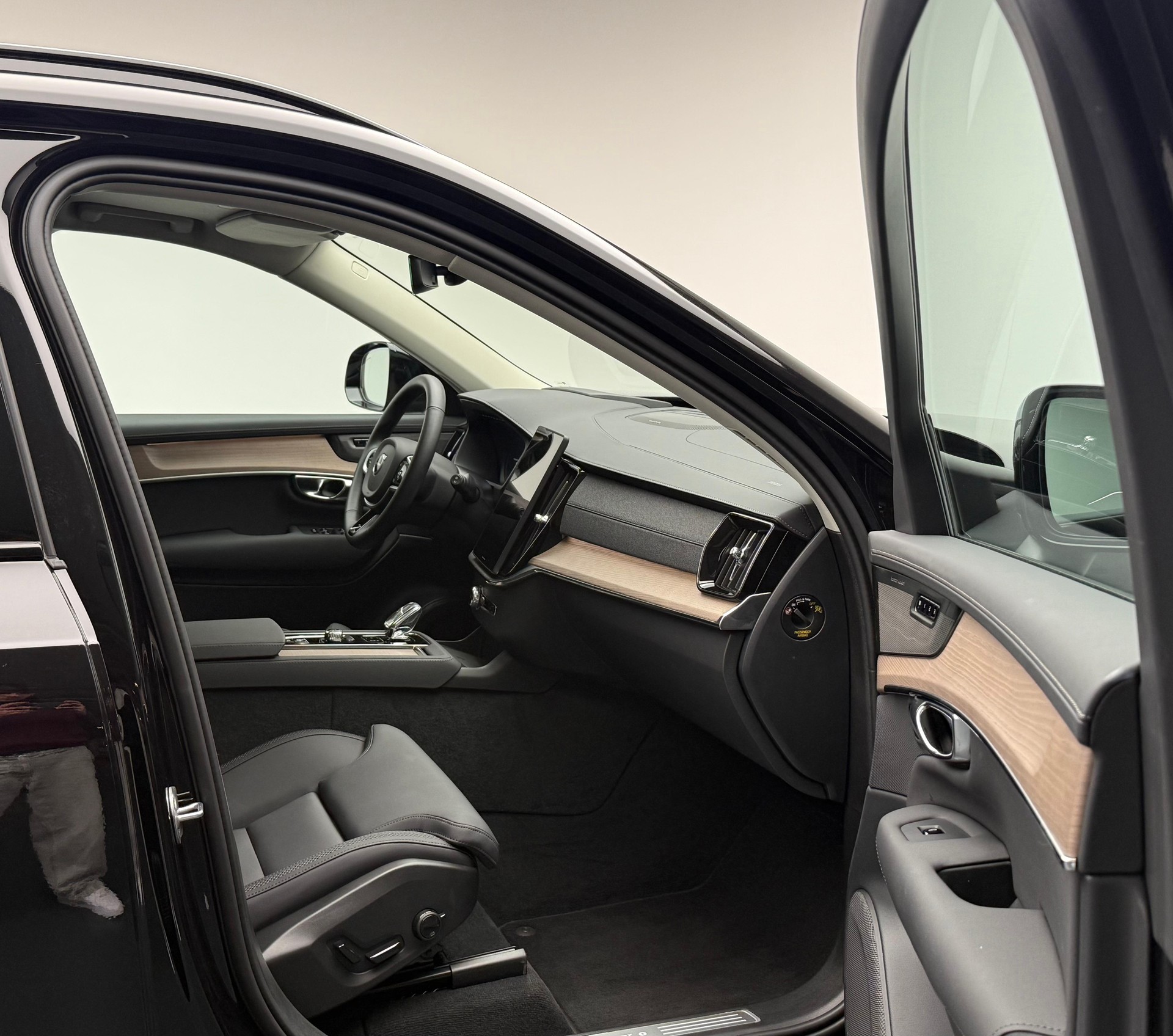 VOLVO XC90 2.0 T8 TE Plus Dark eAWD-image-9