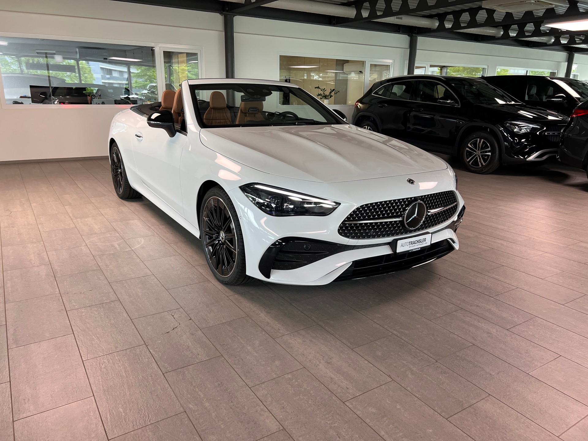 MERCEDES-BENZ CLE 300 Cabrio 4Matic 9G-Tronic-image-3