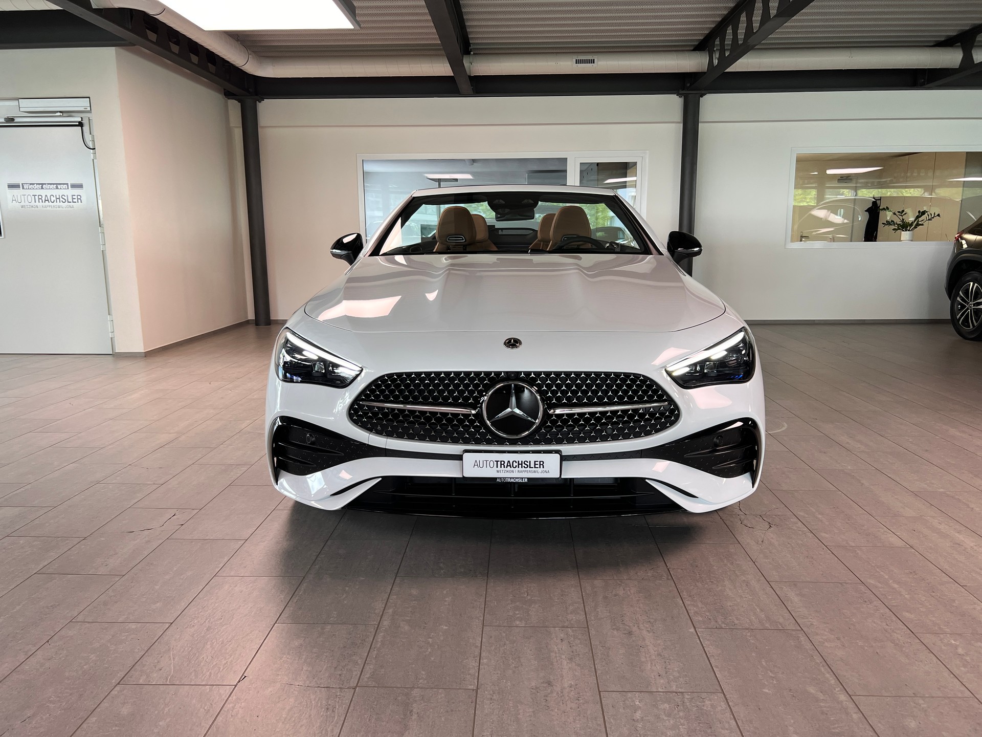 MERCEDES-BENZ CLE 300 Cabrio 4Matic 9G-Tronic-image-2