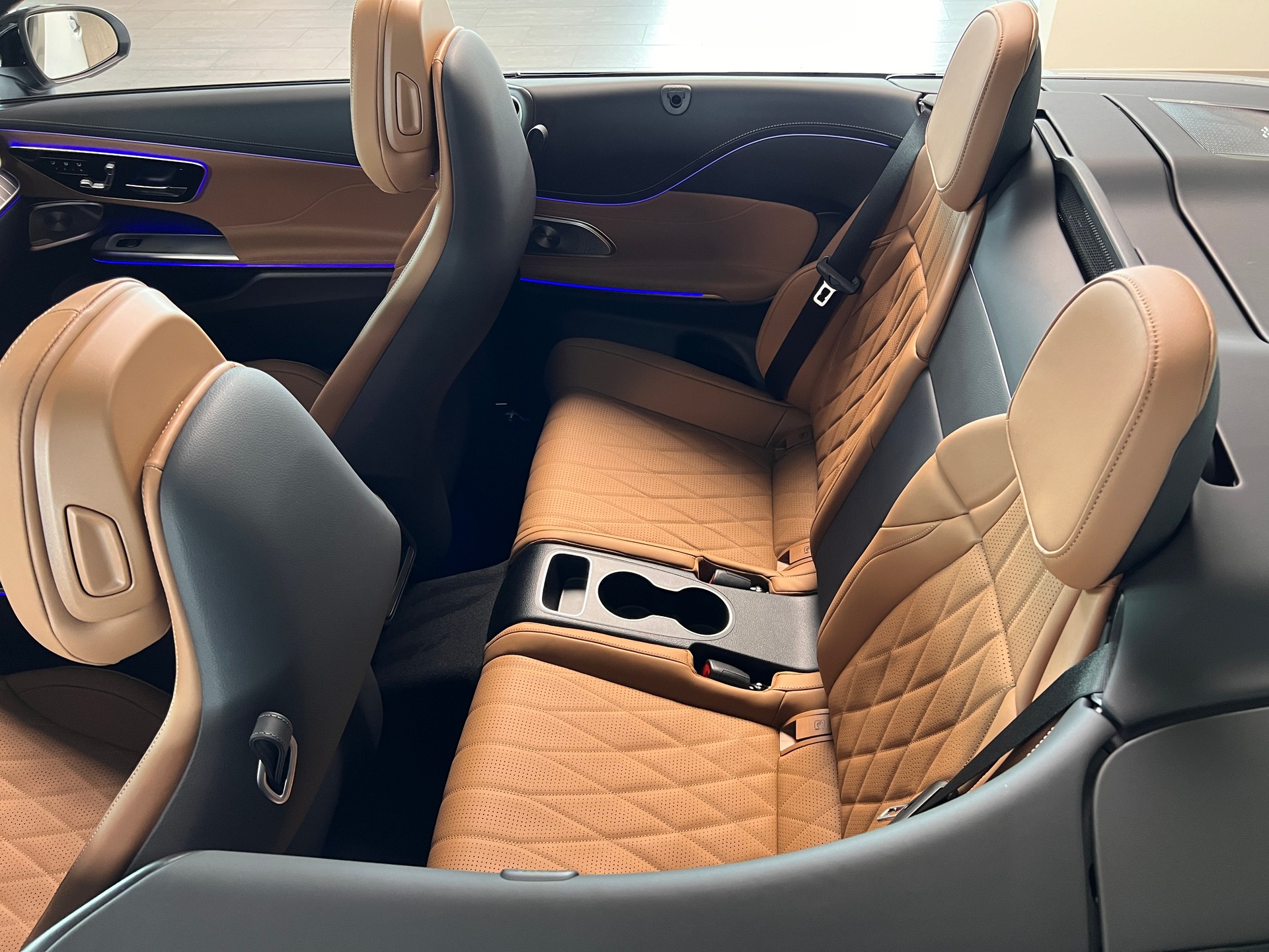 MERCEDES-BENZ CLE 300 Cabrio 4Matic 9G-Tronic-image-10