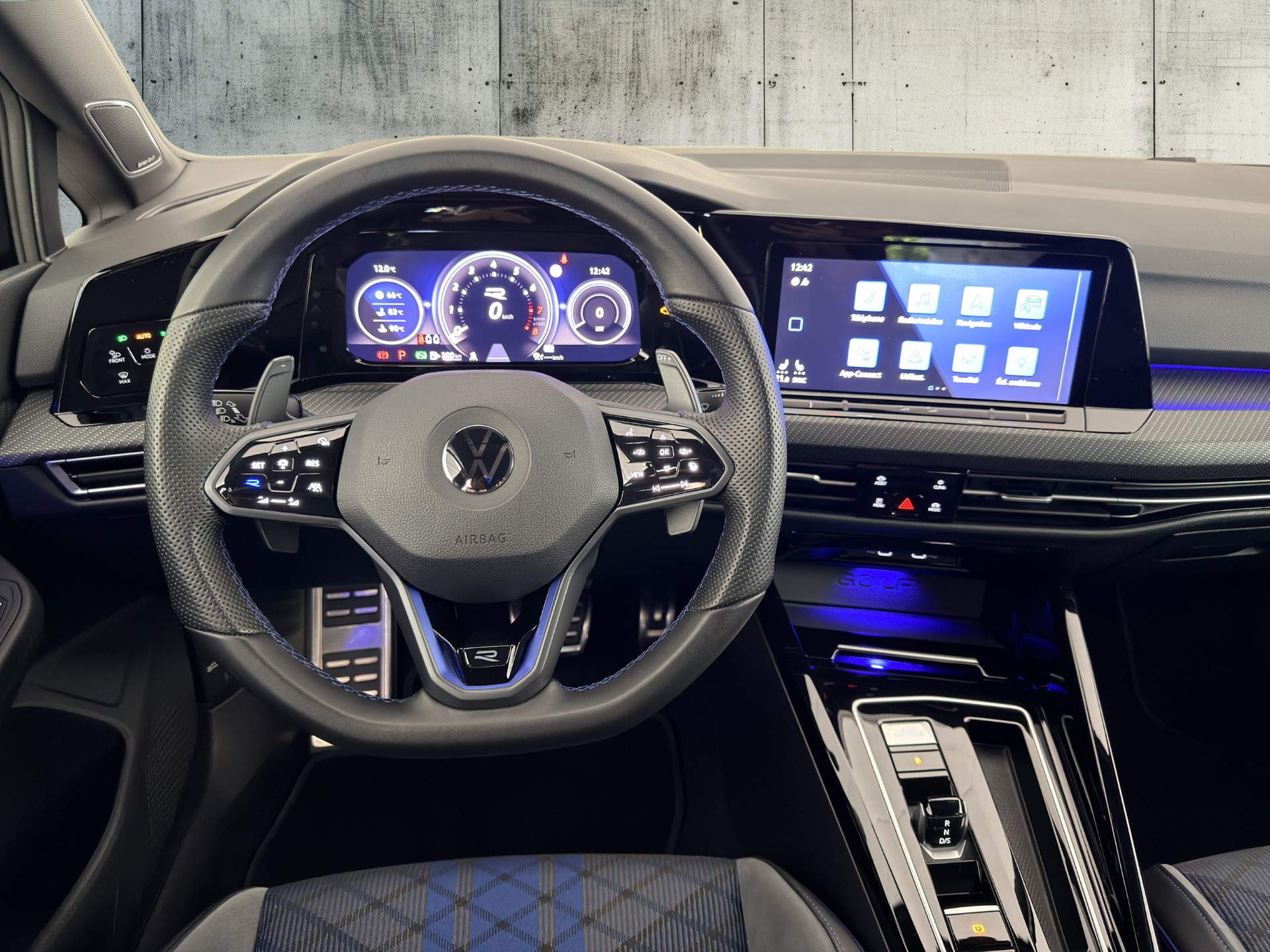 VW Golf 2.0 TSI R DSG 4Motion-image-7