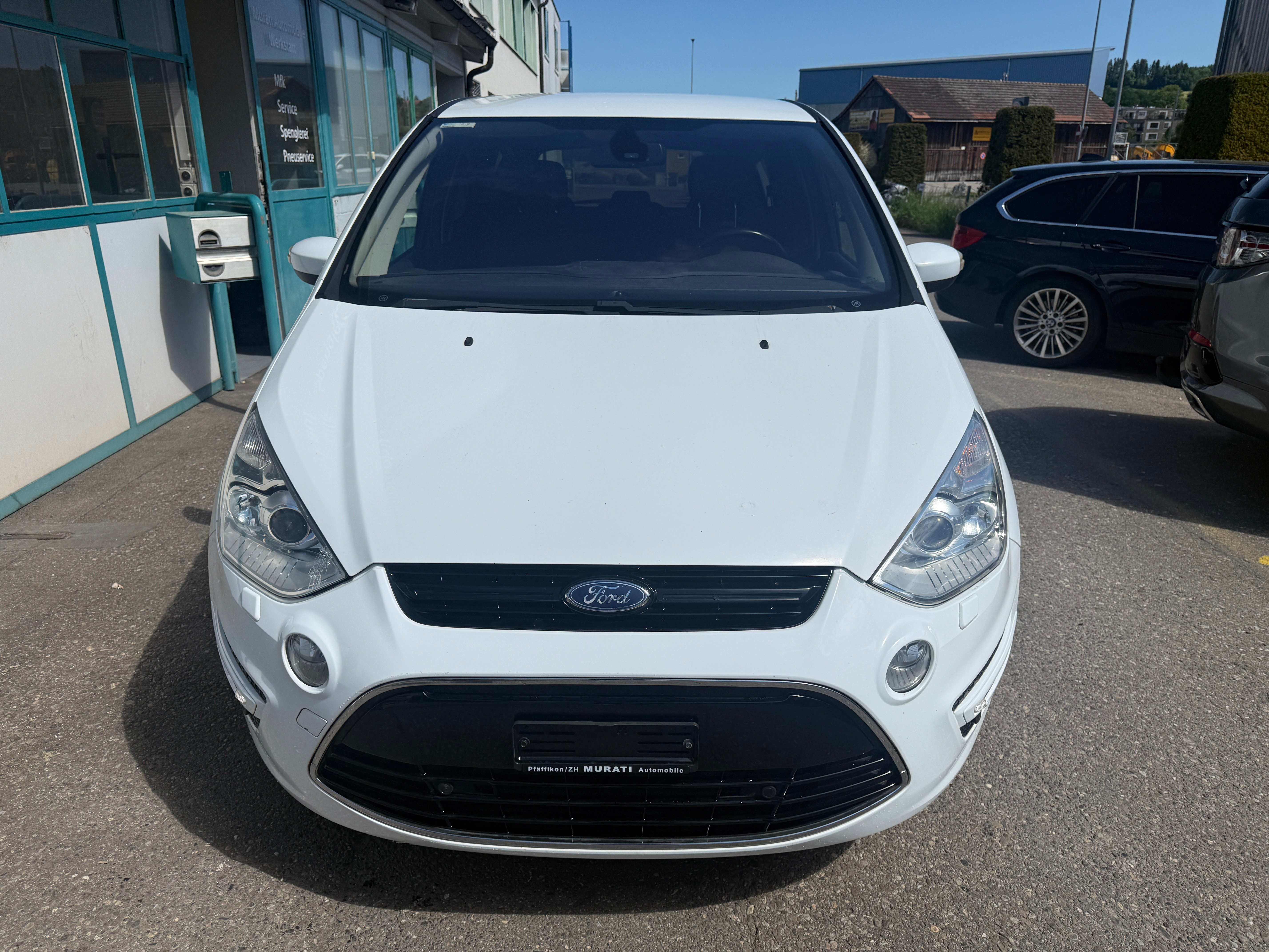 Car photo