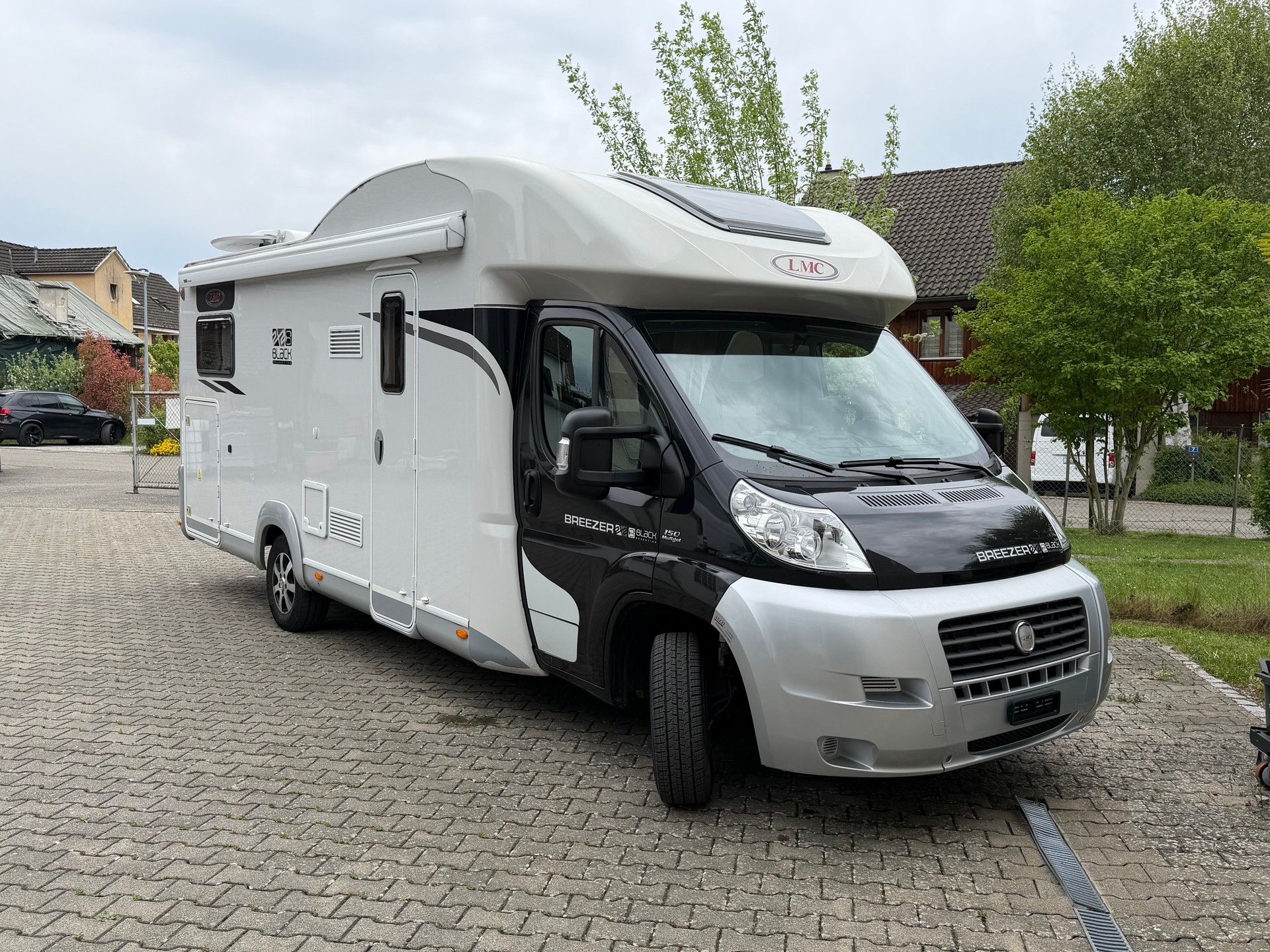 FIAT LMC H730 Breezer Black Selection