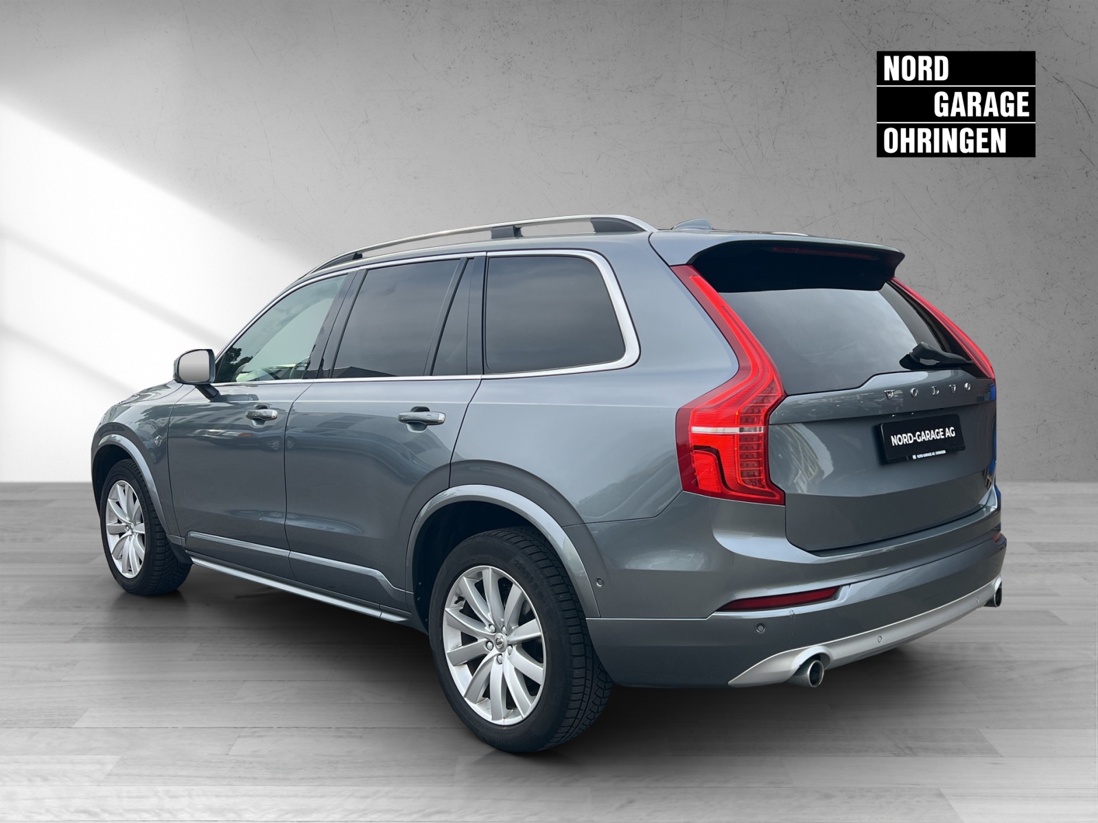 VOLVO XC90 D5 AWD Momentum-showroom-element-2