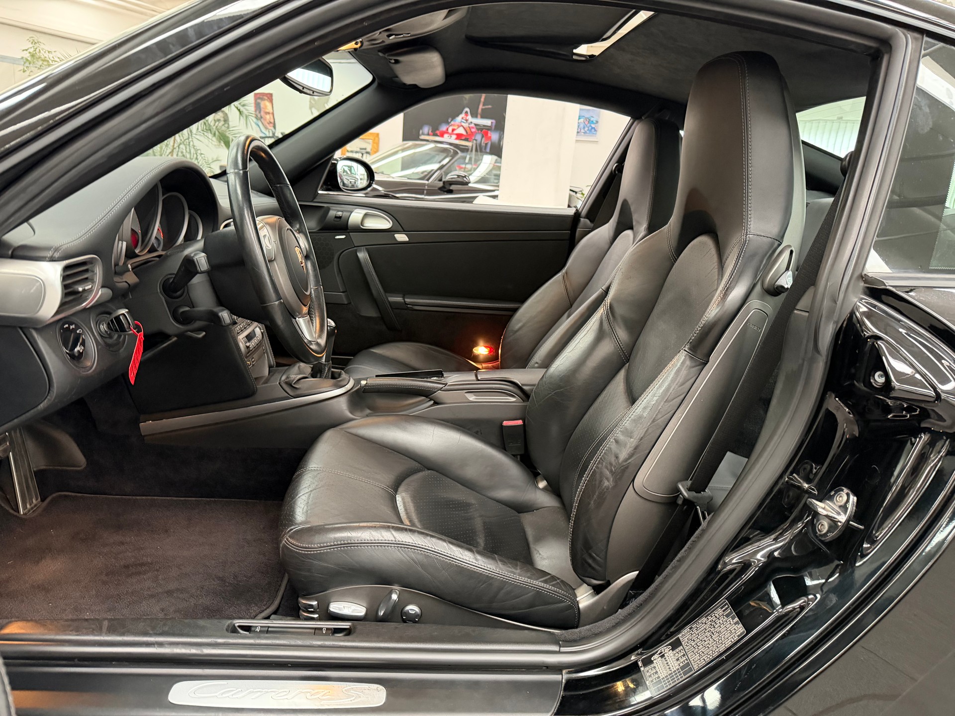 PORSCHE 911 Carrera S-image-7