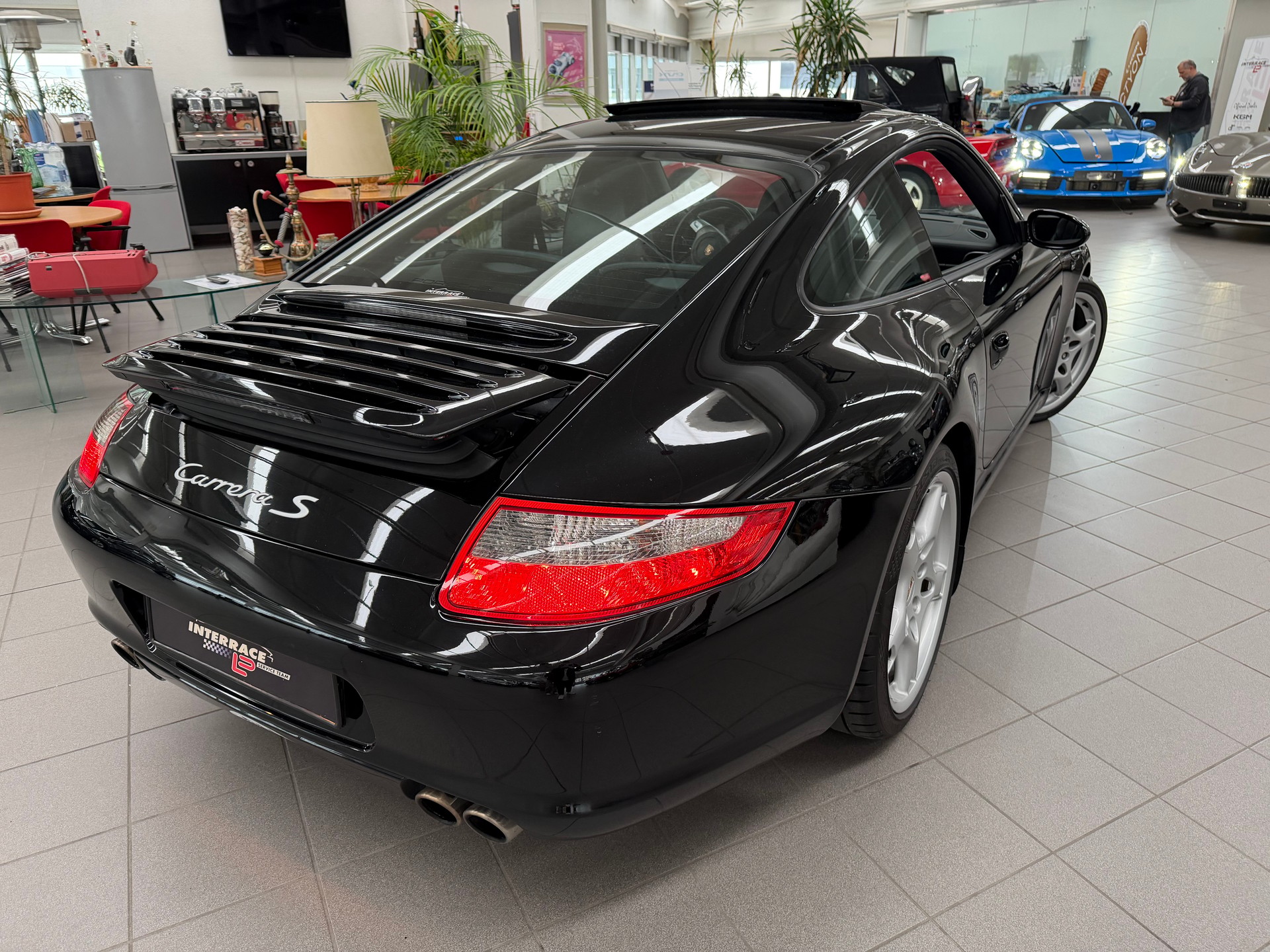 PORSCHE 911 Carrera S-image-3