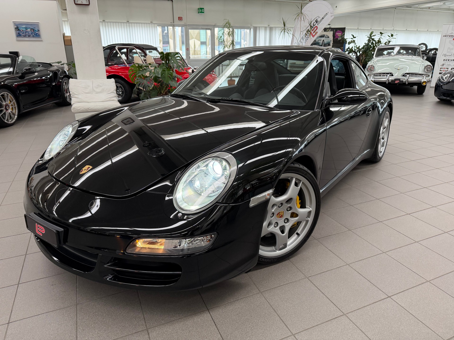 PORSCHE 911 Carrera S-image-0