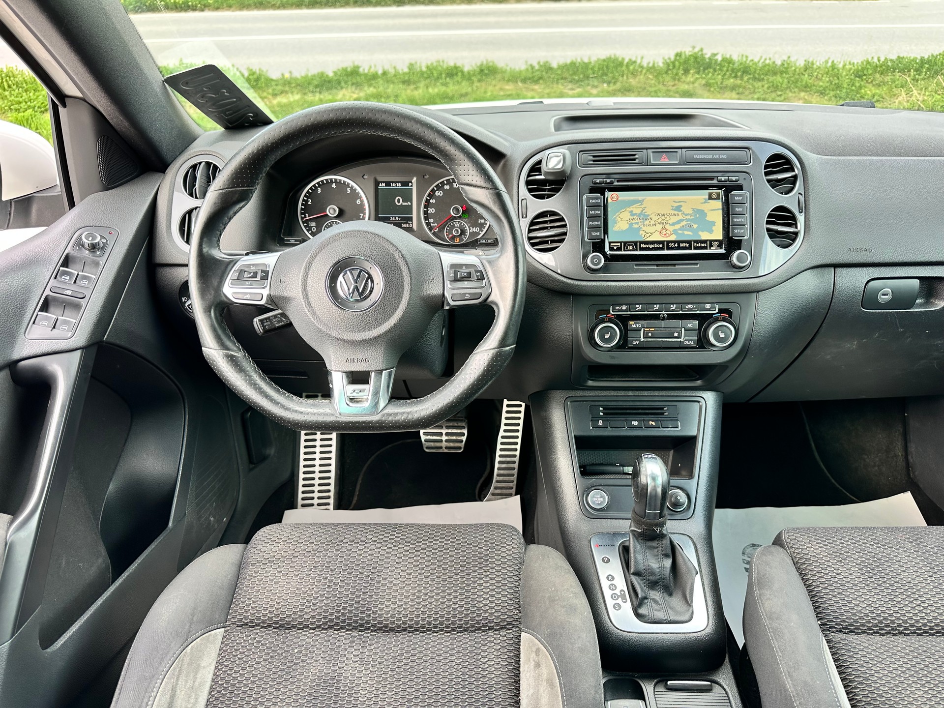 VW Tiguan 2.0 TSI Sport&Style 4Motion DSG-image-10