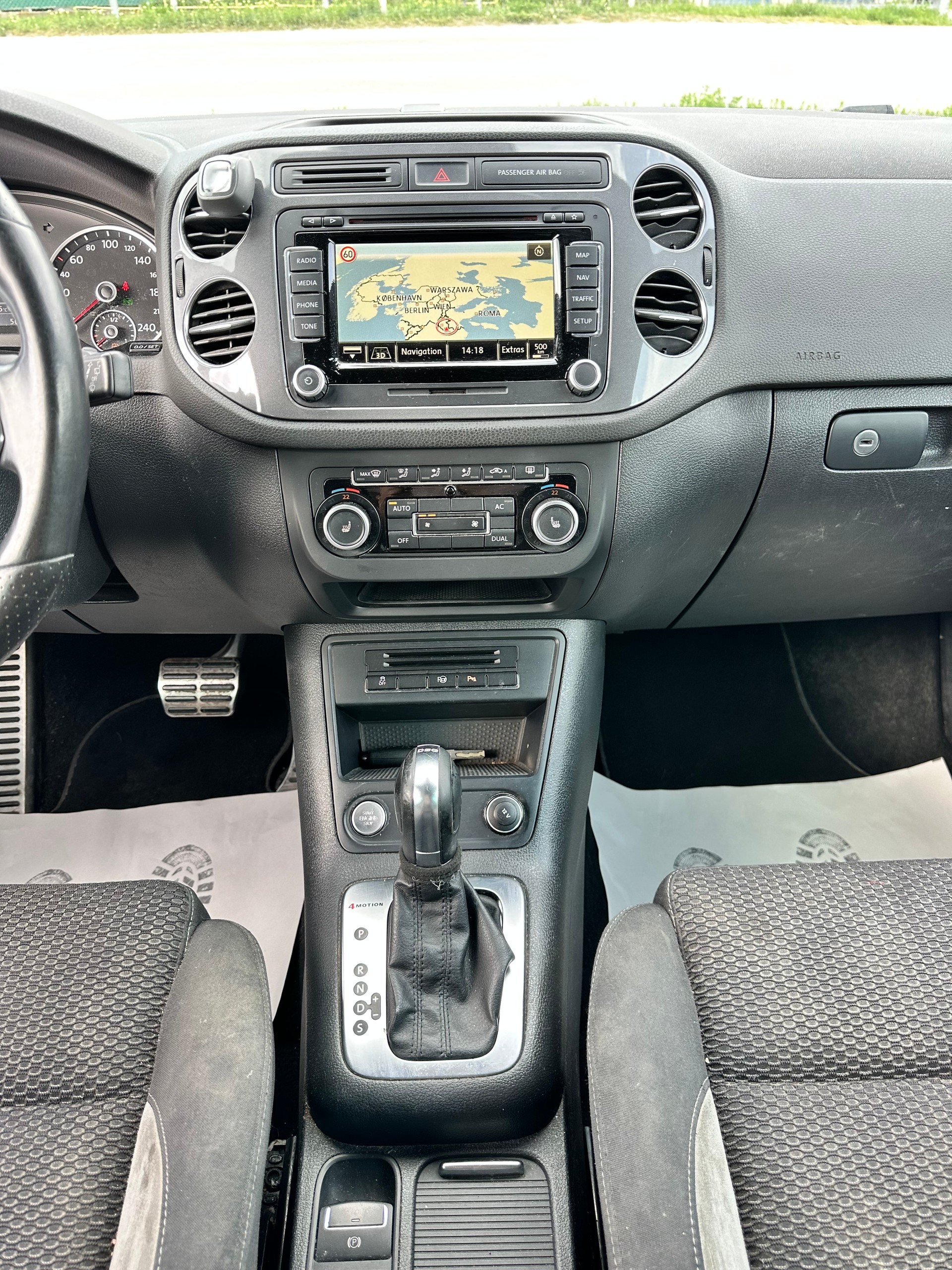 VW Tiguan 2.0 TSI Sport&Style 4Motion DSG-image-11