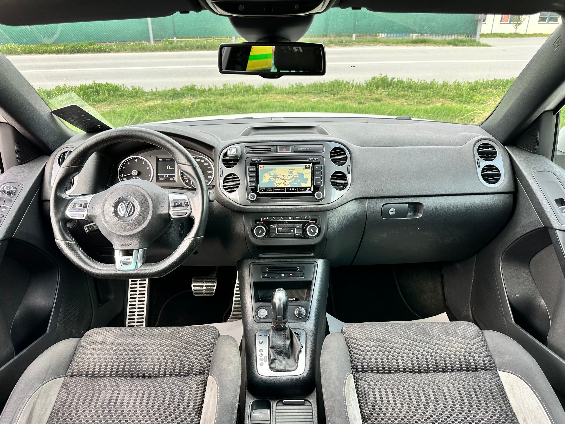 VW Tiguan 2.0 TSI Sport&Style 4Motion DSG-image-9