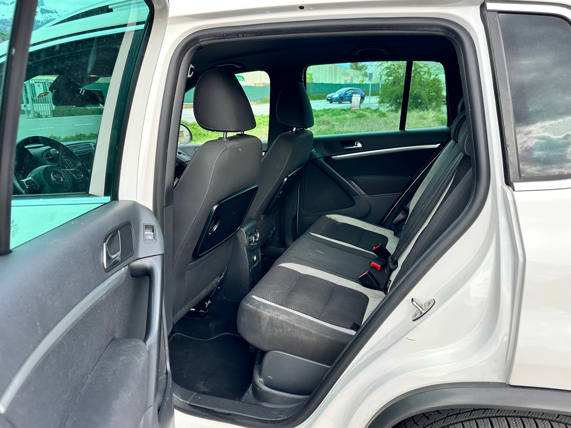 VW Tiguan 2.0 TSI Sport&Style 4Motion DSG-image-13