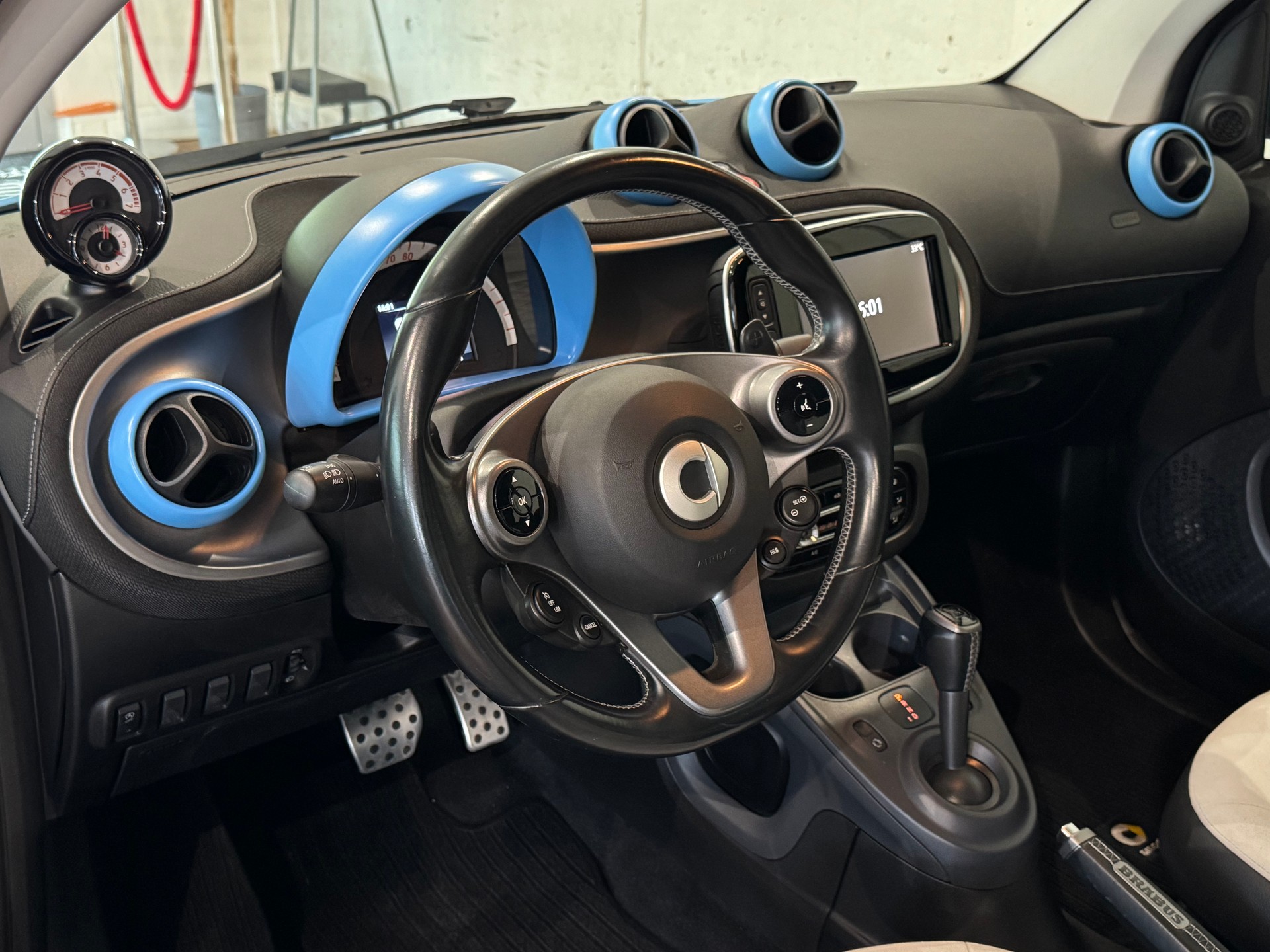 SMART fortwo Cabrio *BRABUS Edition Tailor Made* twinmatic || CH-FZG || LIMITIERT AUF 200 STK WELTWEIT-image-23