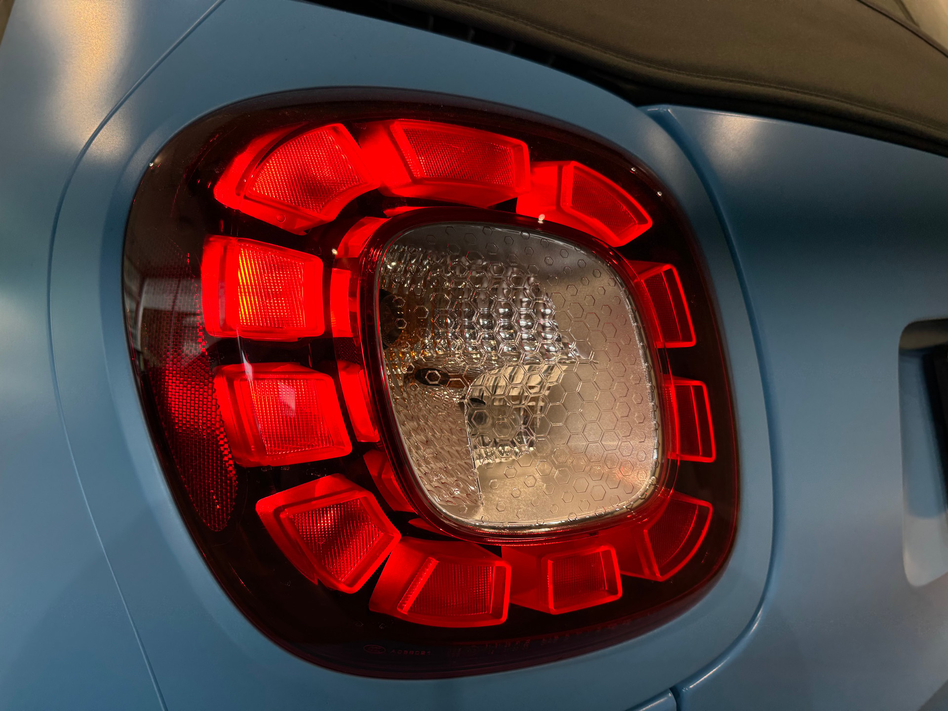 SMART fortwo Cabrio *BRABUS Edition Tailor Made* twinmatic || CH-FZG || LIMITIERT AUF 200 STK WELTWEIT-image-11