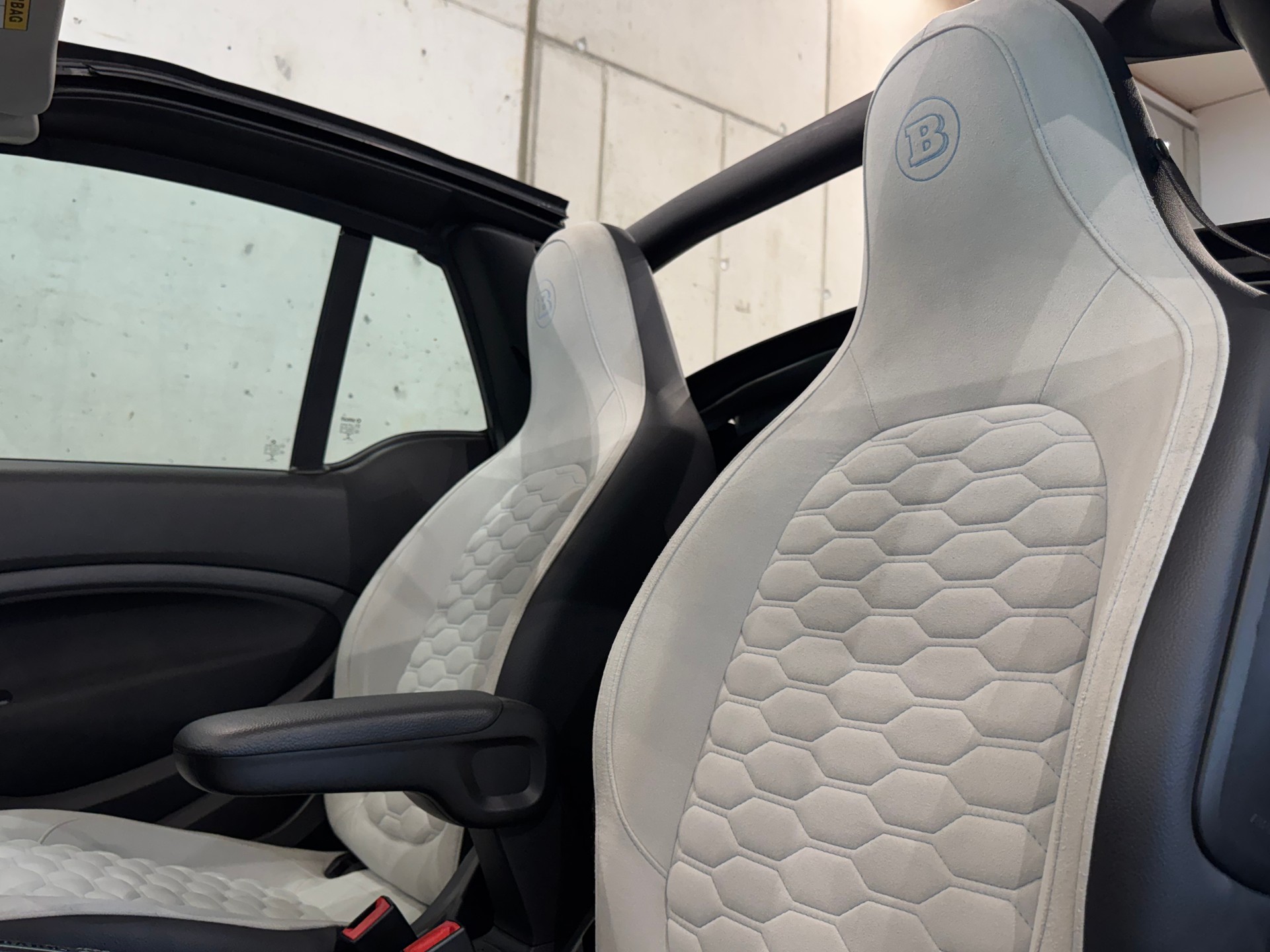 SMART fortwo Cabrio *BRABUS Edition Tailor Made* twinmatic || CH-FZG || LIMITIERT AUF 200 STK WELTWEIT-image-24