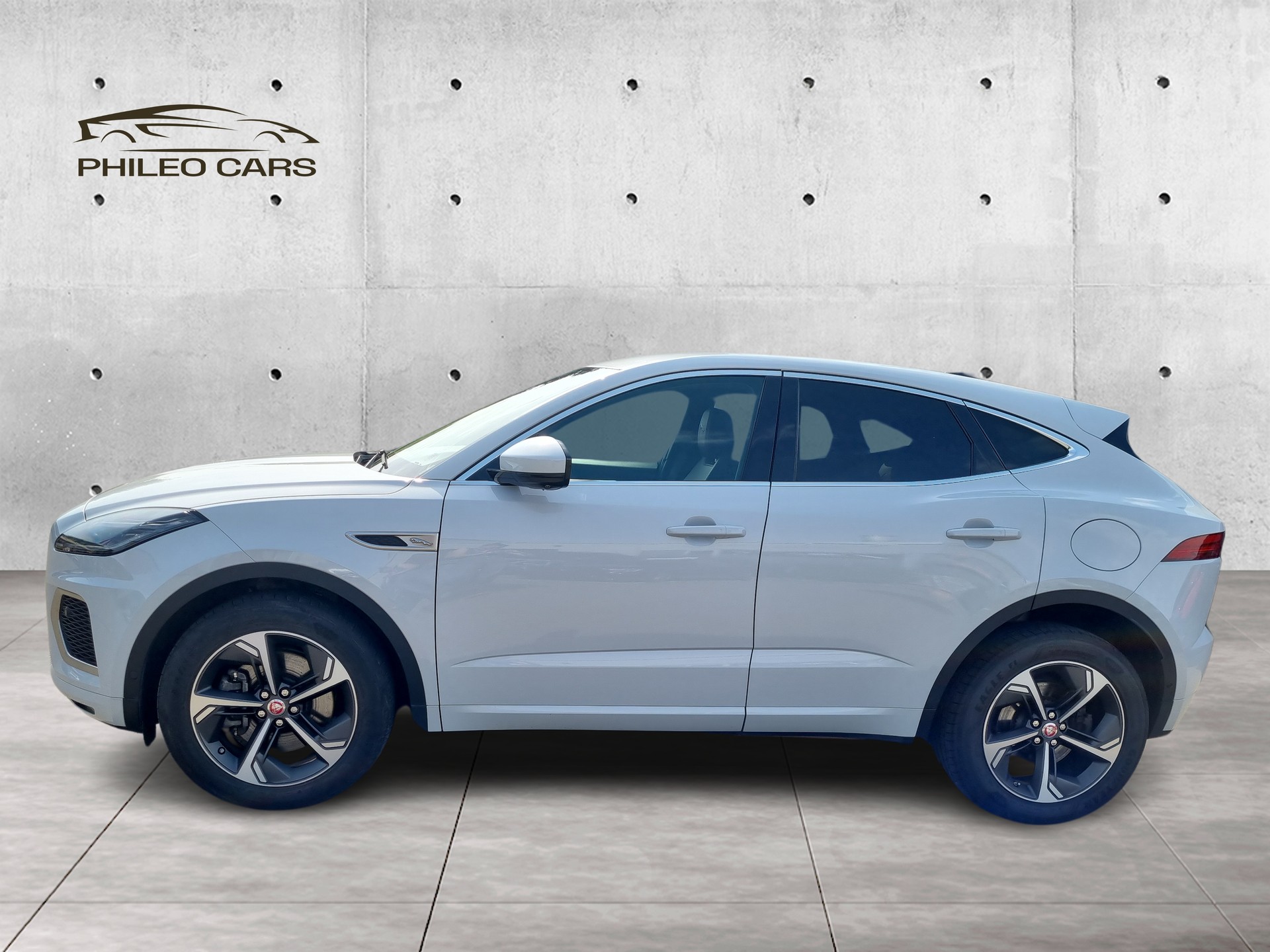 JAGUAR E-Pace 1.5 P300e R-Dynamic AWD SE-image-4