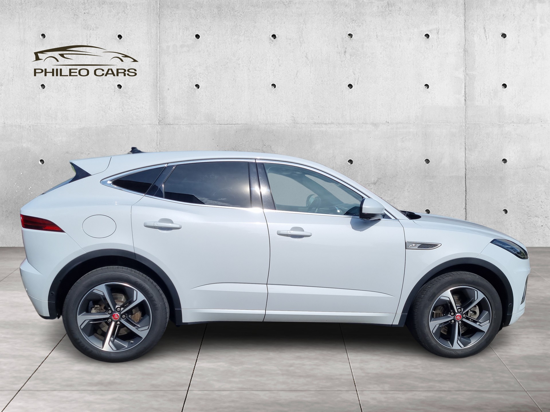 JAGUAR E-Pace 1.5 P300e R-Dynamic AWD SE-image-3