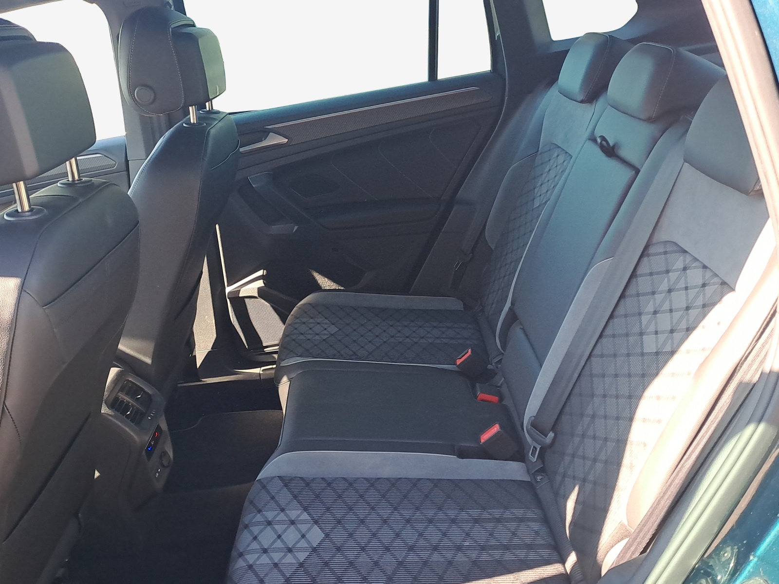 VW Tiguan 1.4TSI PHEV R-Line DSG-image-11