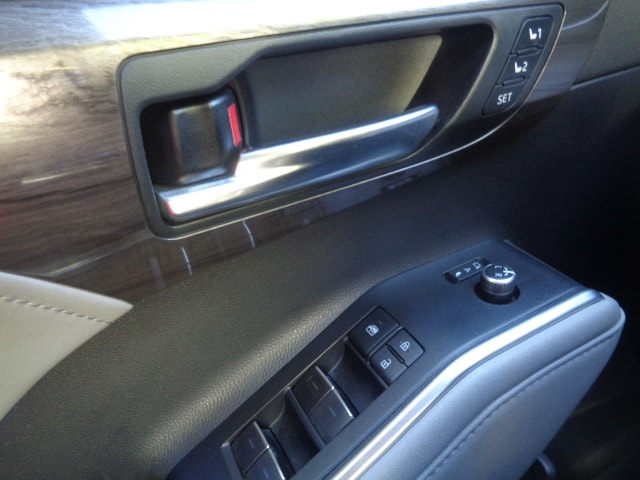 TOYOTA Highlander 2.5 HSD Premium e-CVT-image-12
