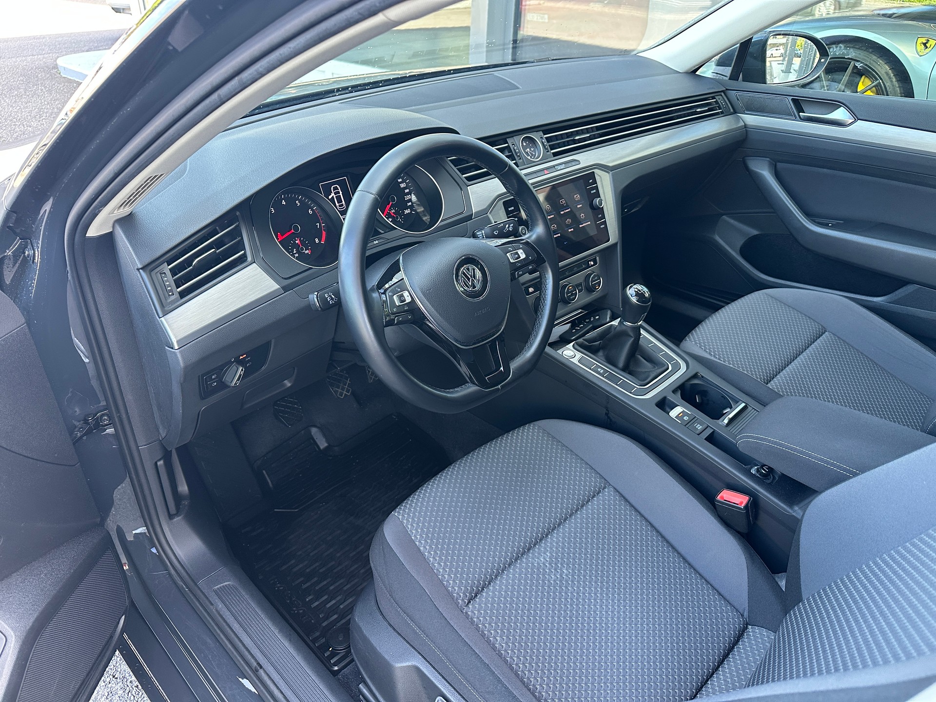 VW Passat Limousine 1.4 TSI BMT Trendline-showroom-element-3