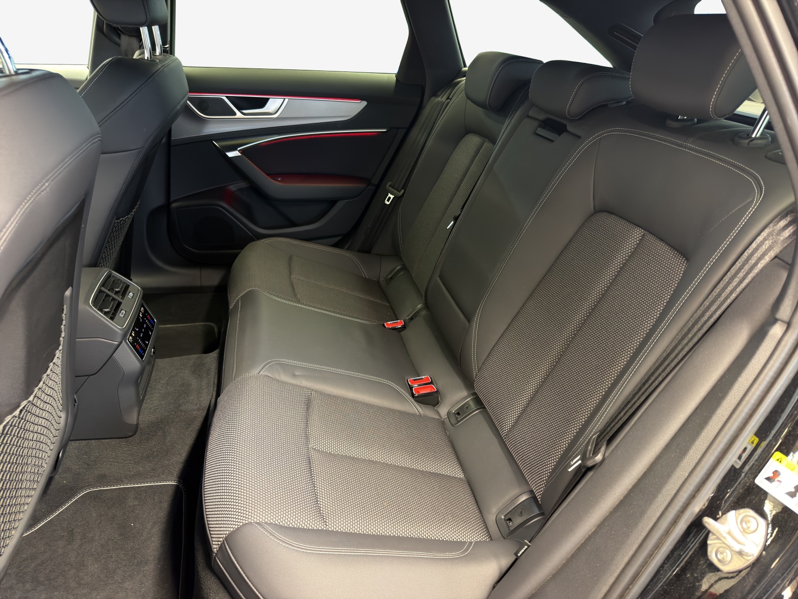 AUDI A6 Avant 50 TFSIe S line quattro S-tronic-image-11
