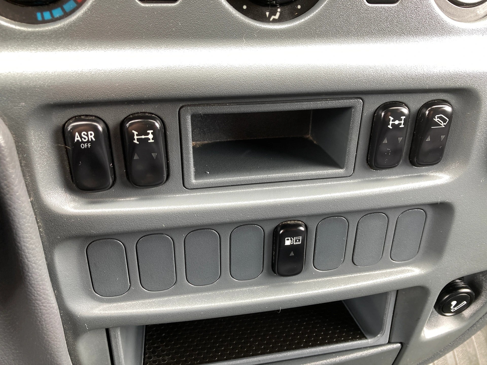 MERCEDES-BENZ Sprinter 313 CDI 4x4 mit Geländeuntersetzung und Standheizung-image-13