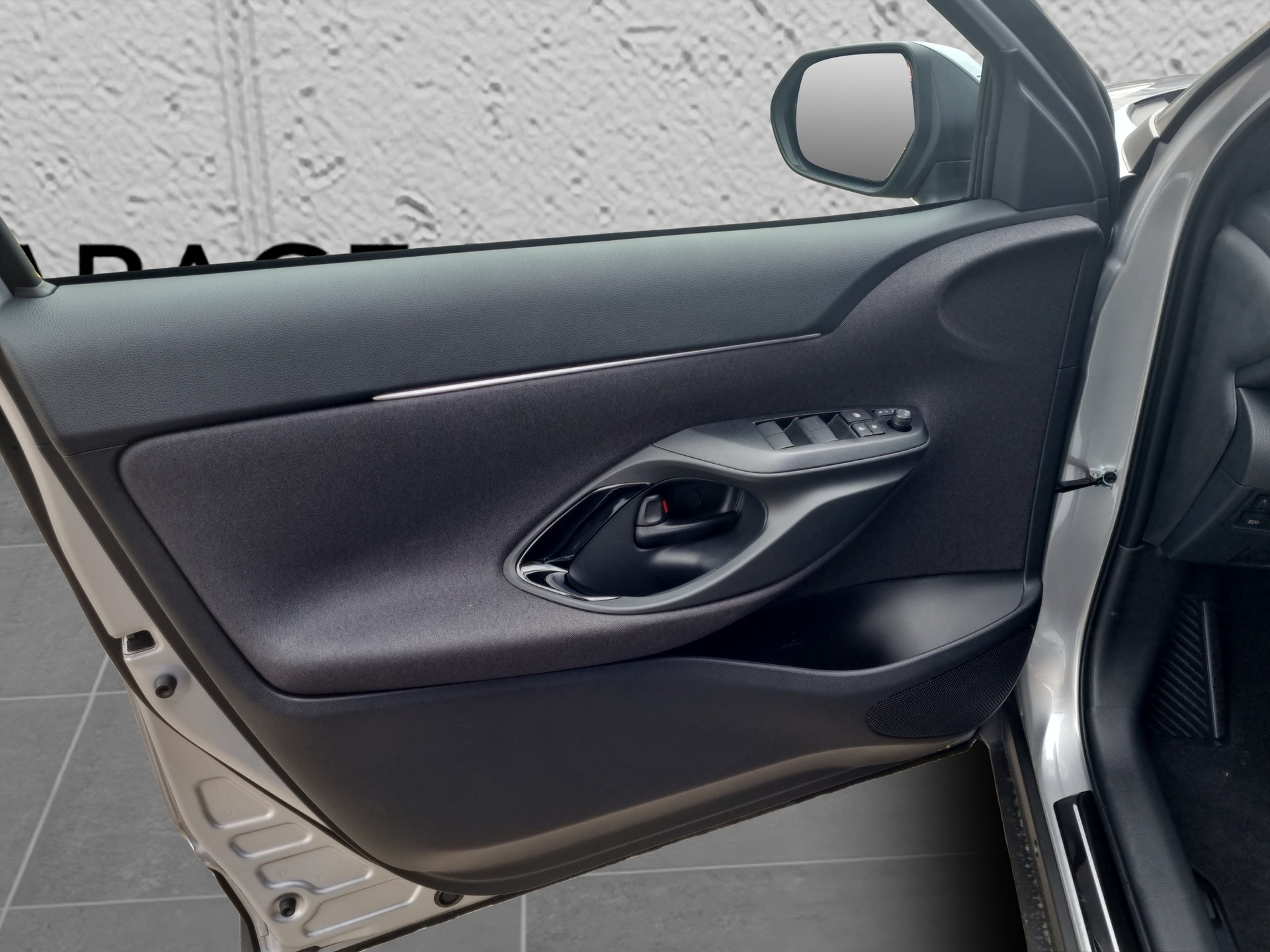 TOYOTA Yaris Cross 1.5 Trend e-CVT-image-12