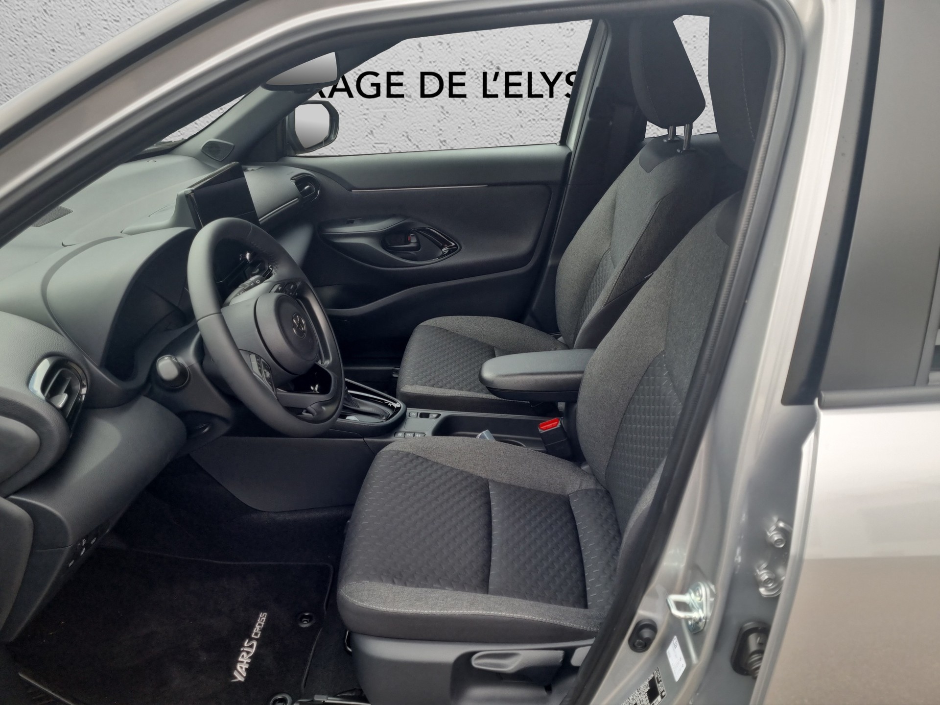 TOYOTA Yaris Cross 1.5 Trend e-CVT-image-9