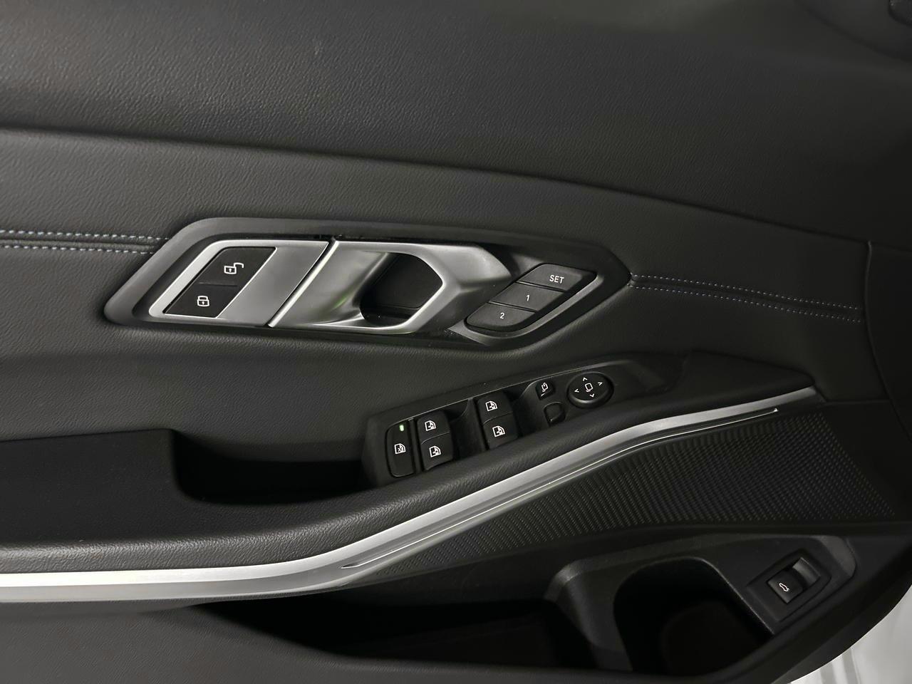 BMW 320d xDrive Touring M Sport-image-18