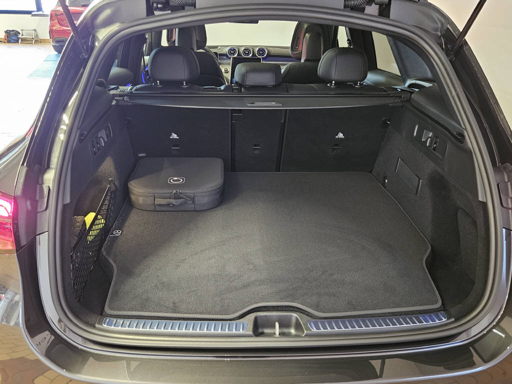 MERCEDES-BENZ GLC 300 de 4Matic AMG Line EQ Star-showroom-element-3
