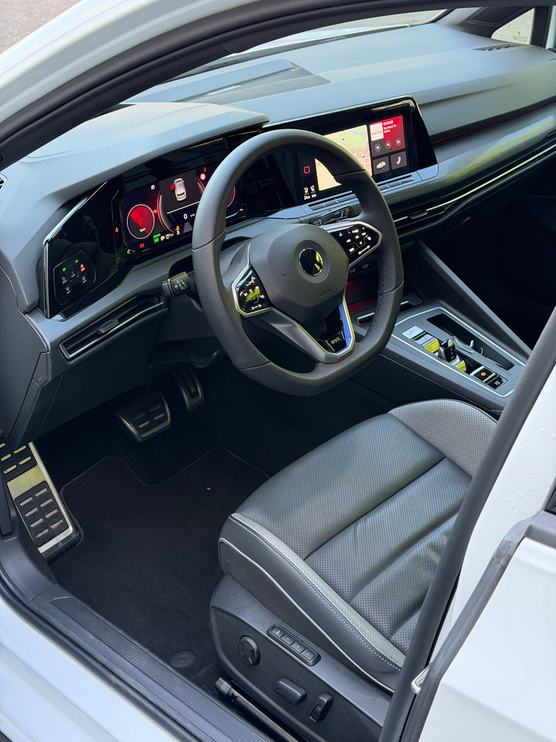 VW Golf 1.4 TSI PHEV GTE LEDERPAKET-image-8