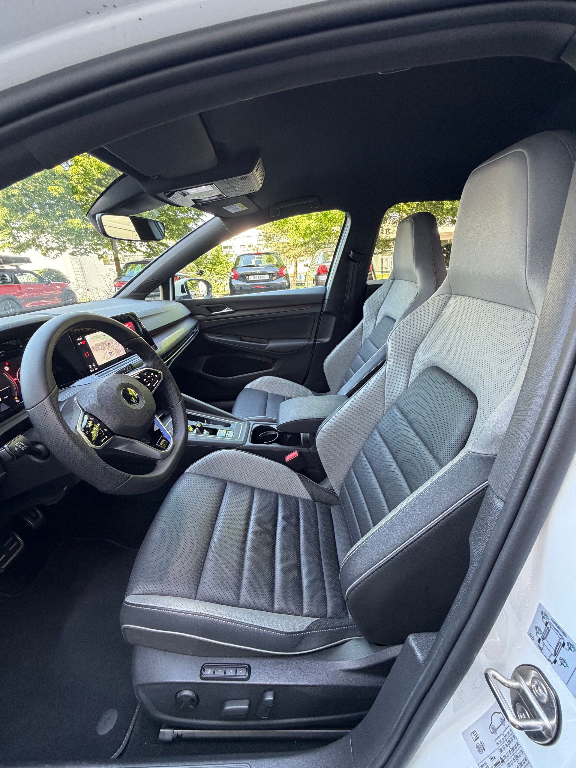 VW Golf 1.4 TSI PHEV GTE LEDERPAKET-image-7